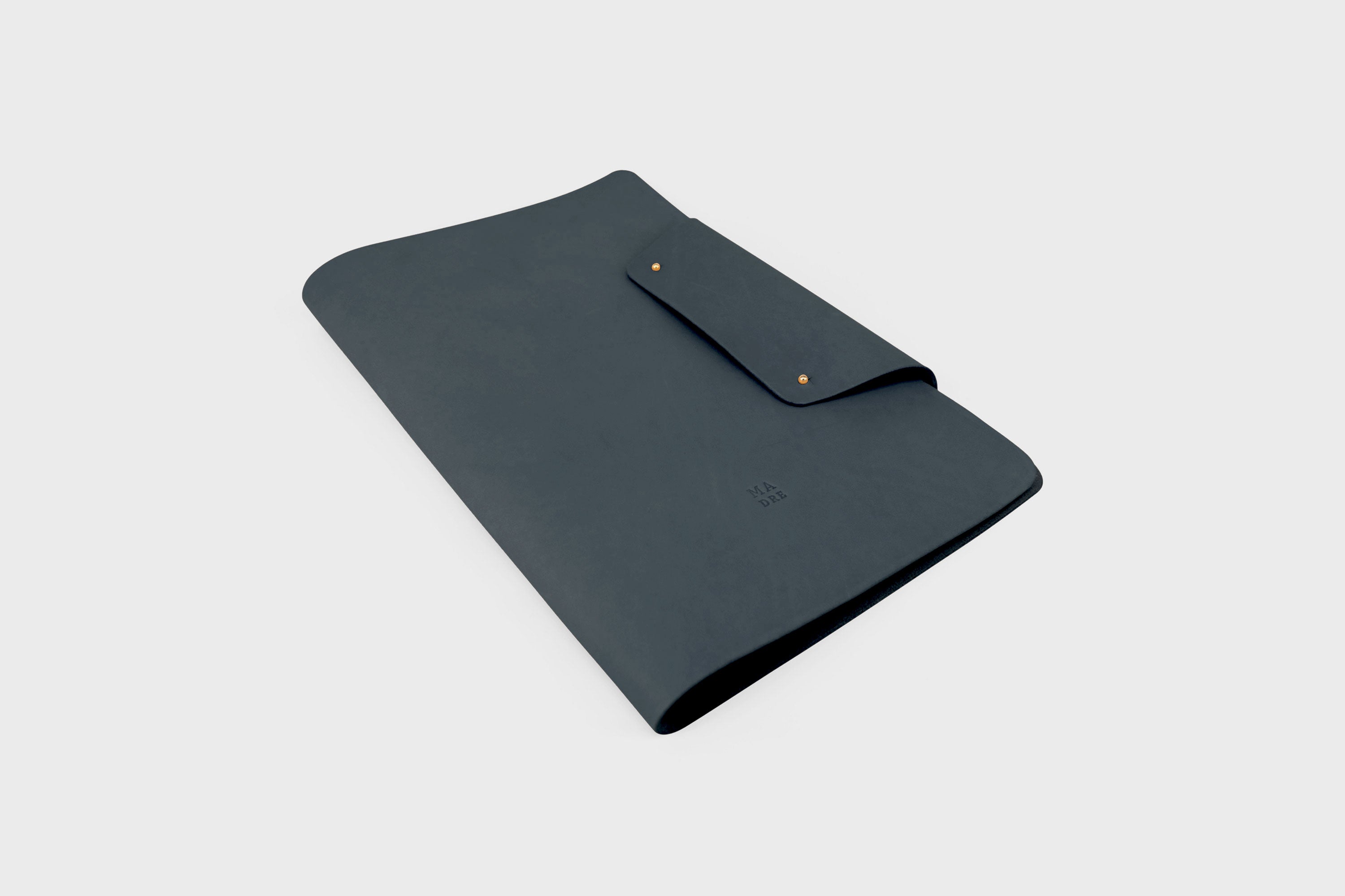 Notebook A4 Journal Leather Marine Blue Color Vachetta Notebook Sketchbook Refillable Modern Minimalist Design Premium Quality Handmade Full Grain Vegetable Tanned Atelier Madre Manuel Dreesmann Barcelona