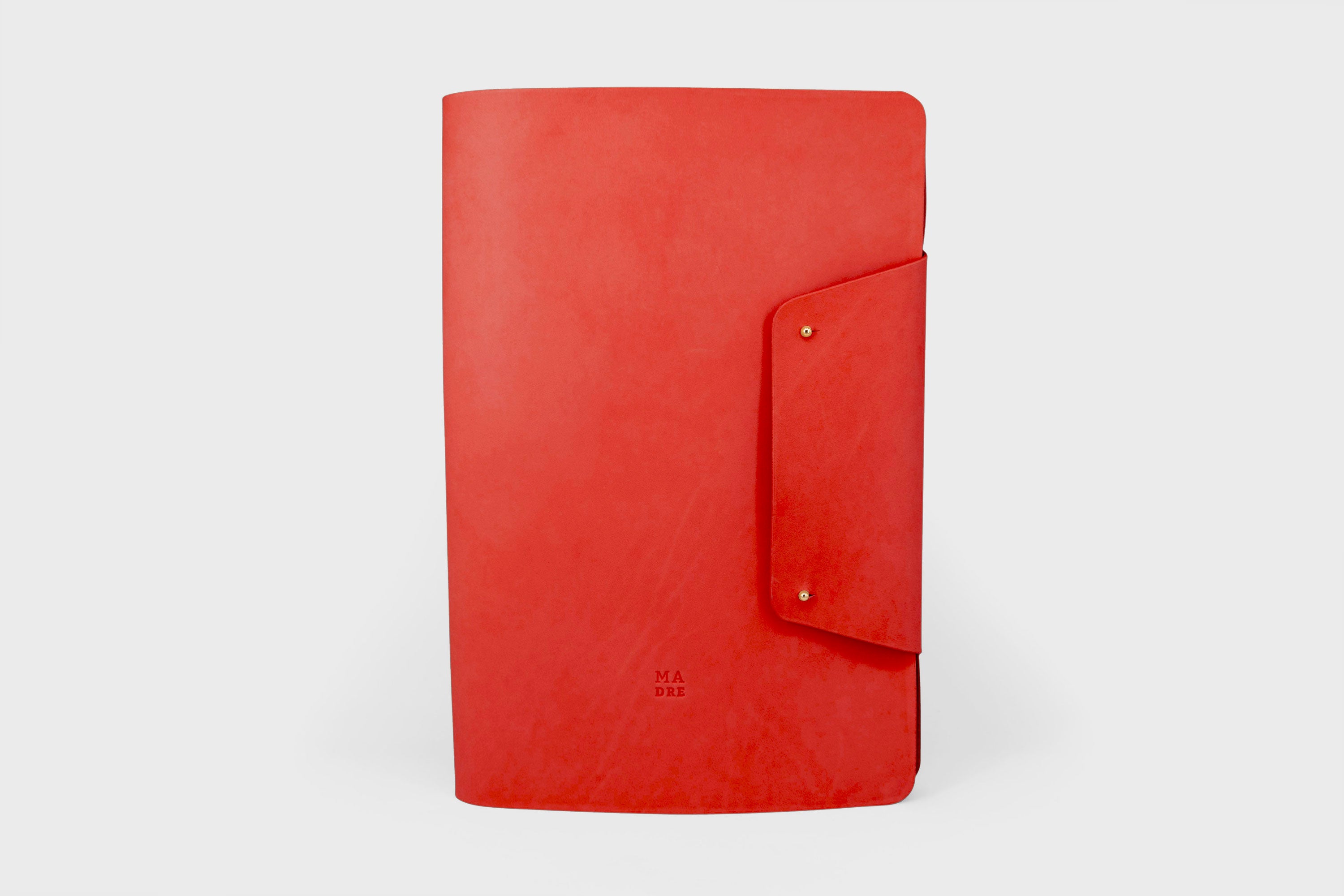 Notebook A4 Journal Leather Red Color Vachetta Notebook Sketchbook Refillable Modern Minimalist Design Premium Quality Handmade Full Grain Vegetable Tanned Atelier Madre Manuel Dreesmann Barcelona