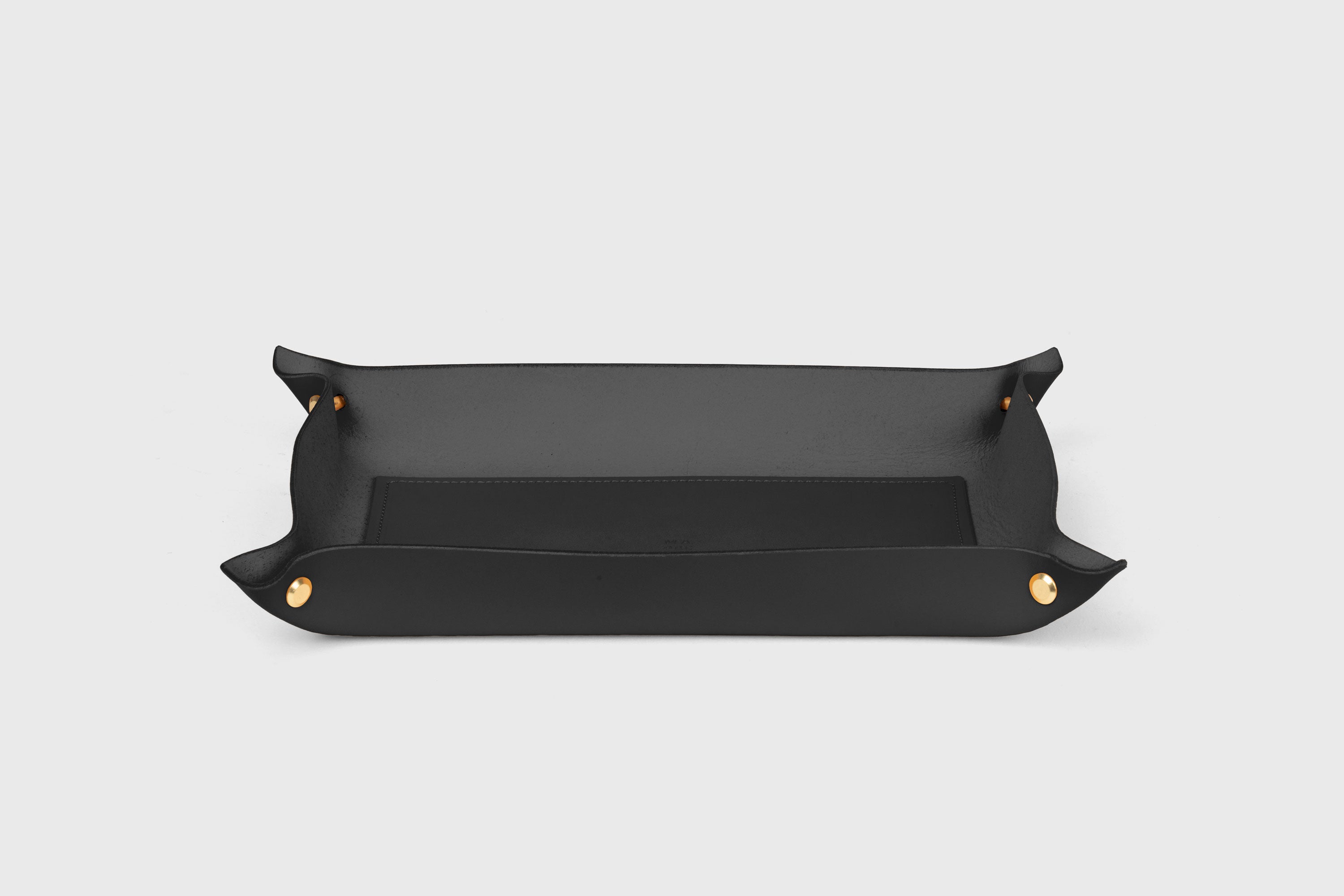 Leather Tray Large Size In Black Color Vegetable Tanned Leather Minimalistic Design Atelier Madre Manuel Dreesmann Barcelona Spain 