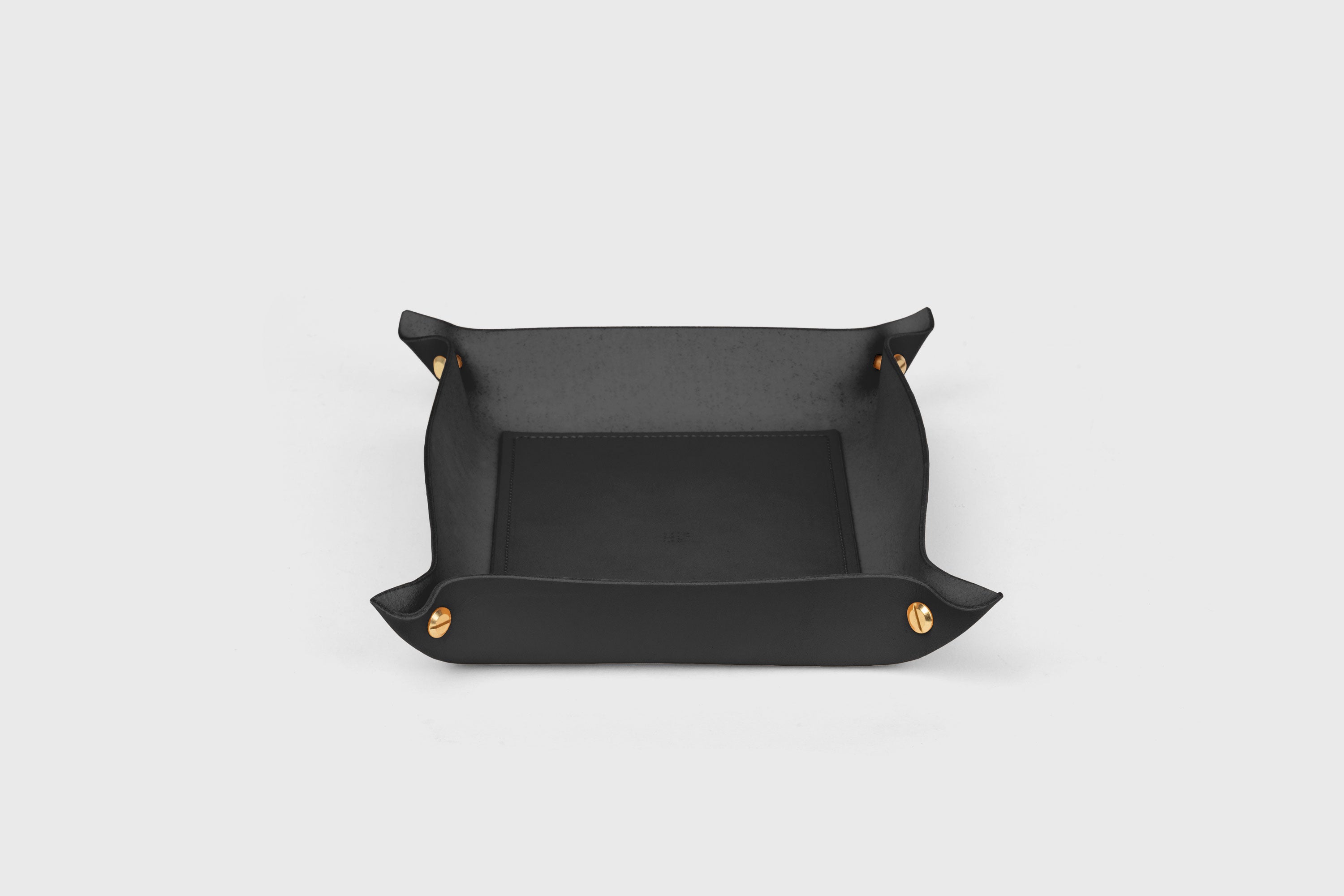Leather Tray Large Size In Black Color Vegetable Tanned Leather Minimalistic Design Atelier Madre Manuel Dreesmann Barcelona Spain 