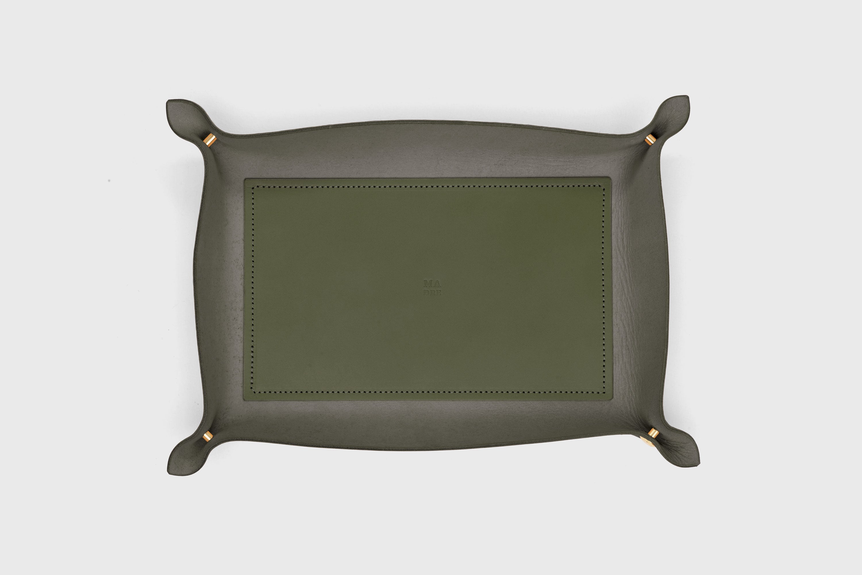 Leather Tray Large Size In Olive Green Vegetable Tanned Leather Minimalistic Design Atelier Madre Manuel Dreesmann Barcelona Spain 