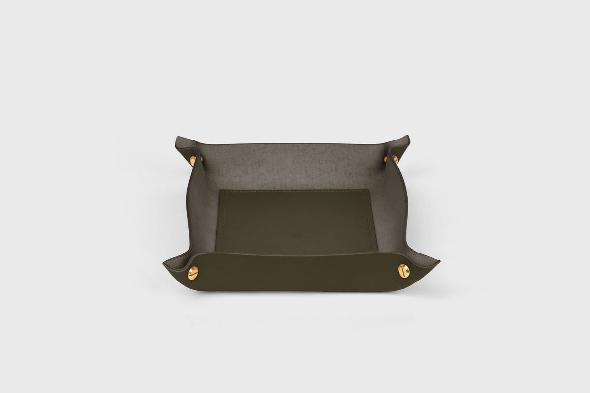 Pablo Leather Tray Large Size Olive Green Color Minimalistic Design Atelier Madre Manuel Dreesmann Barcelona Spain 4