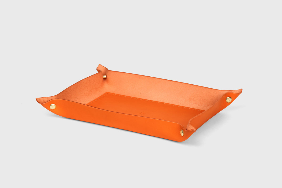 Pablo Leather Tray Large Size Orange Color Minimalistic Design Atelier Madre Manuel Dreesmann Barcelona Spain 3