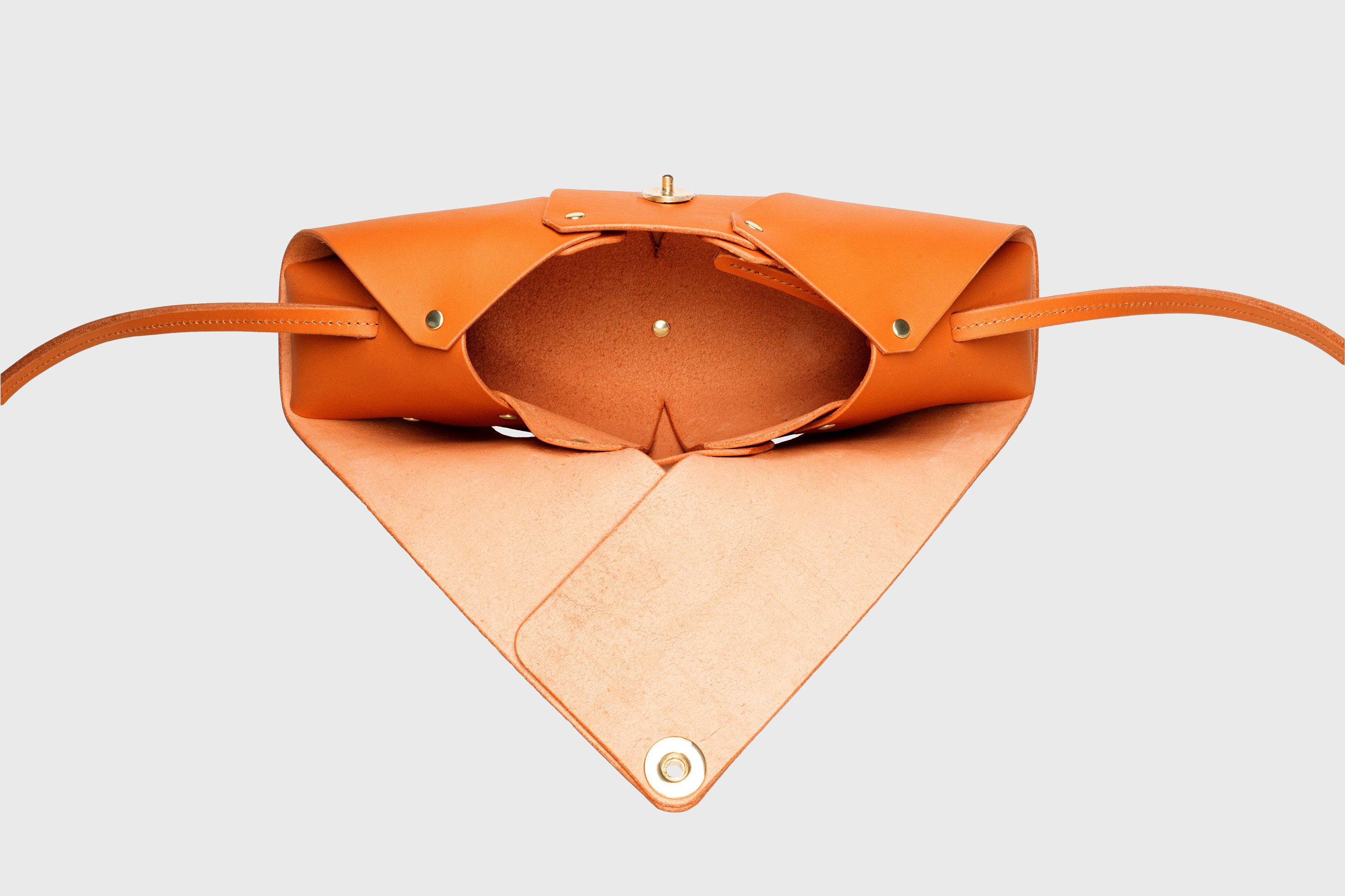 Panino Bag Orange Leather Magnetic Closure Full Grain Vegetable Tanned Leather High Quality Modern Minimalistic Design Atelier Madre Manuel Dreesmann Barcelona Spain