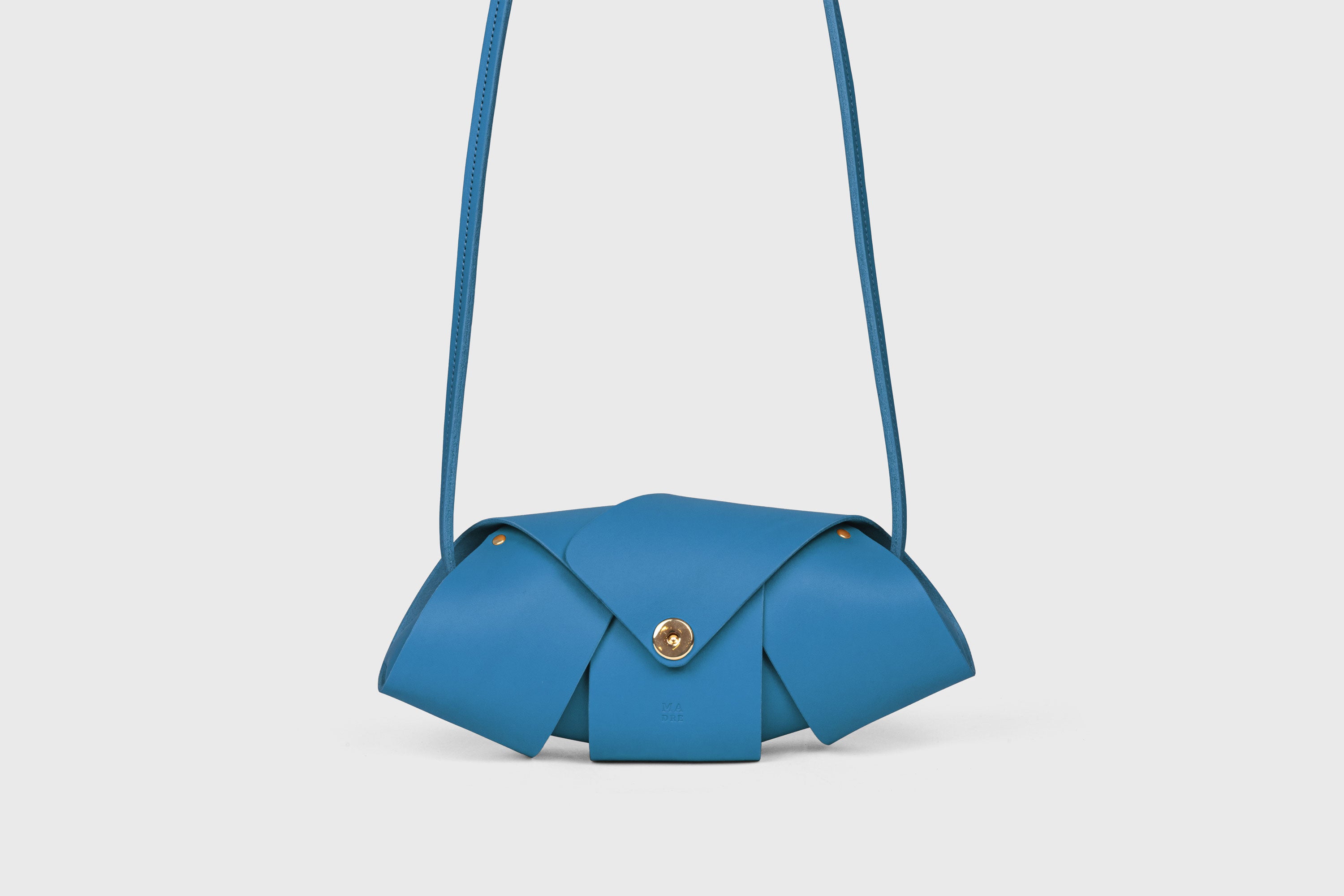 Panino Bag Royal Blue Leather Magnetic Closure Full Grain Vegetable Tanned Leather High Quality Modern Minimalistic Design Atelier Madre Manuel Dreesmann Barcelona Spain