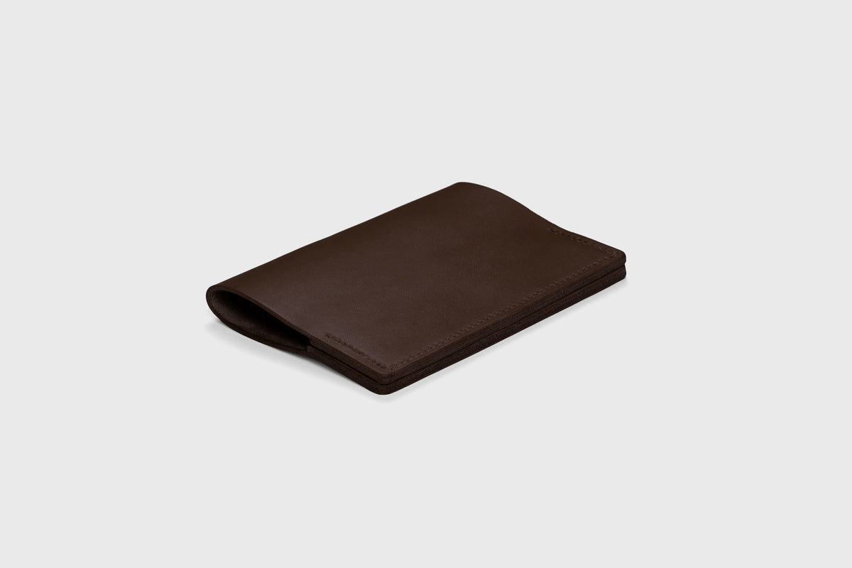 Passport Cover Leather Chocolate Brown Colour Leather Vegetable Tanned Modern Minimal Design Premium Quality Atelier Madre Manuel Dreesmann Barcelona 9