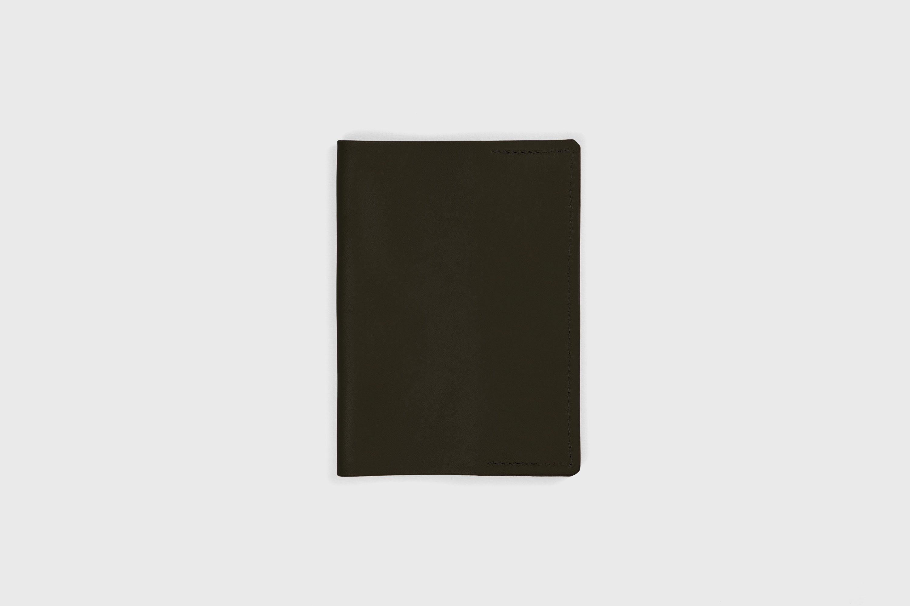 Passport Cover Holder Leather Olive Green Color Leather Sleeve Case Minimalistic Design Modern Premium Quality Handcraft Vegetable Tanned Leather Manuel Dreesmann Atelier Madre Barcelona Spain