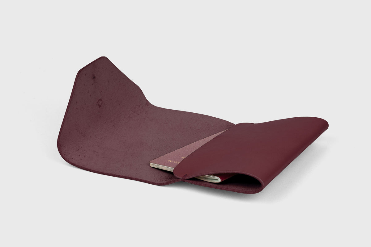 Passport Holder Burgundy Leather Atelier Madre Manuel Dreesmann Barcelona Spain 3