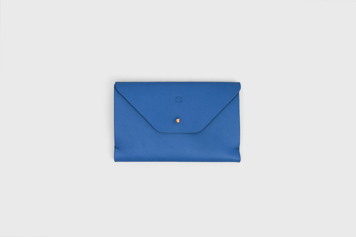 Passport Holder Royal Blue Leather Atelier Madre Manuel Dreesmann Barcelona Spain 2