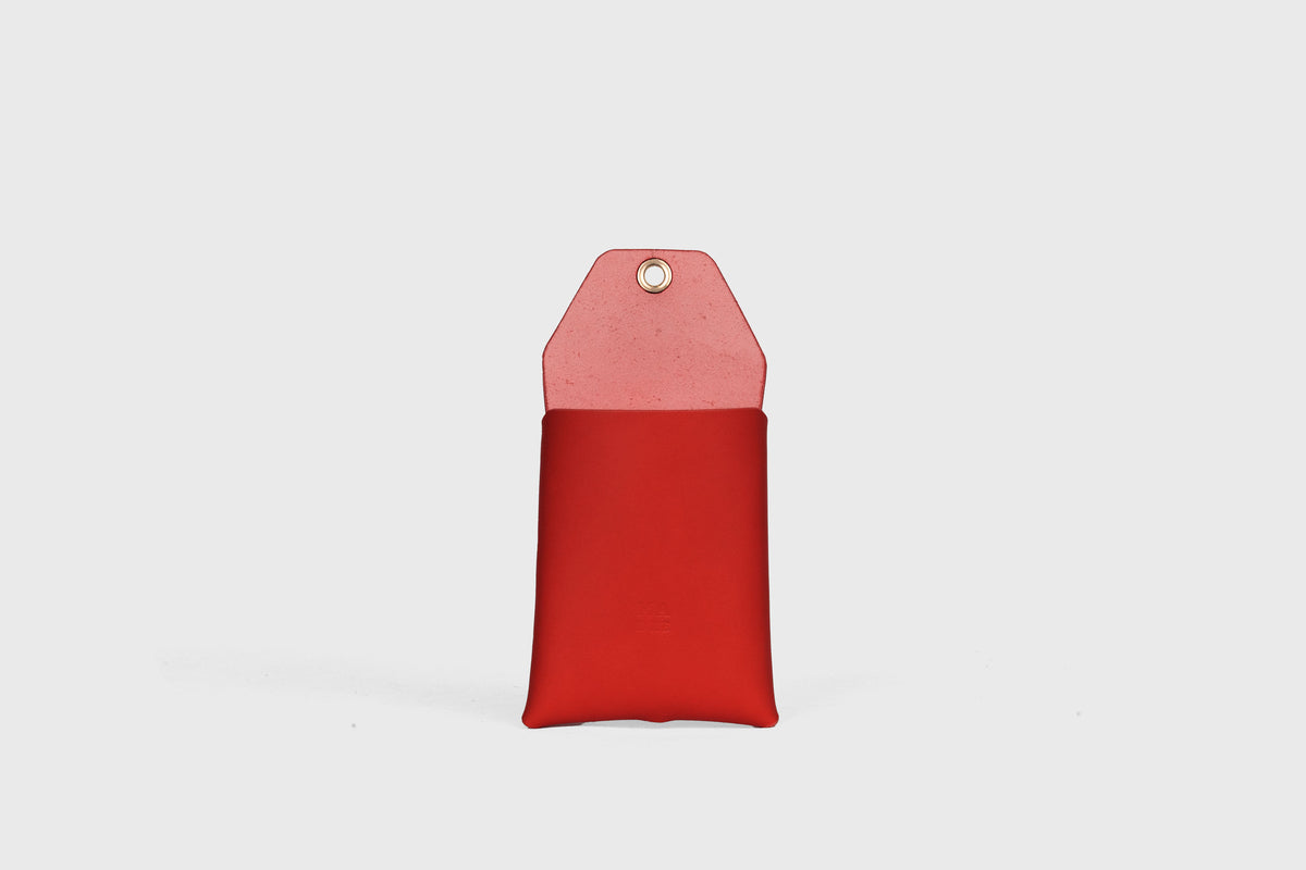 Phone Wall Hanger Red Leather Atelier Madre Manuel Dreesmann Barcelona Spain 1