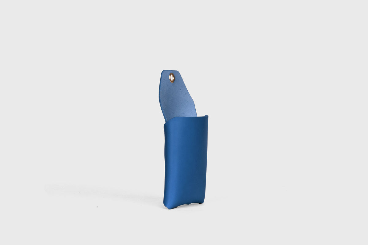 Phone Wall Hanger Royal Blue Leather Atelier Madre Manuel Dreesmann Barcelona Spain 2