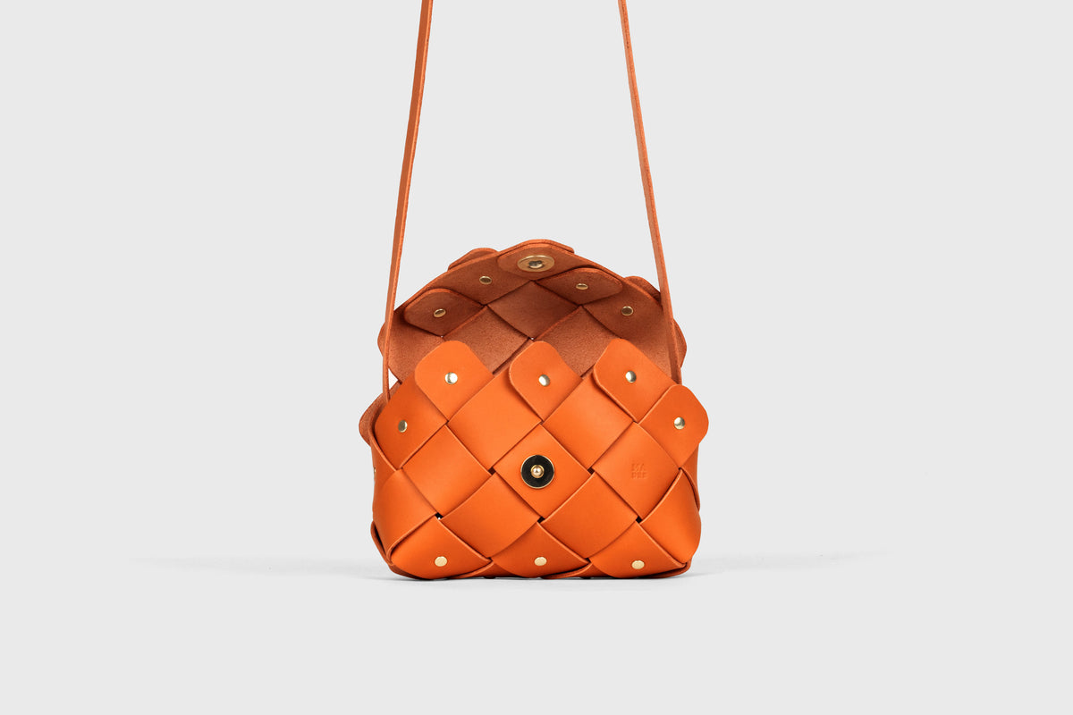 Pine Flap Bag Small Orange Leather Atelier Madre Manuel Dreesmann Barcelona Spain 3