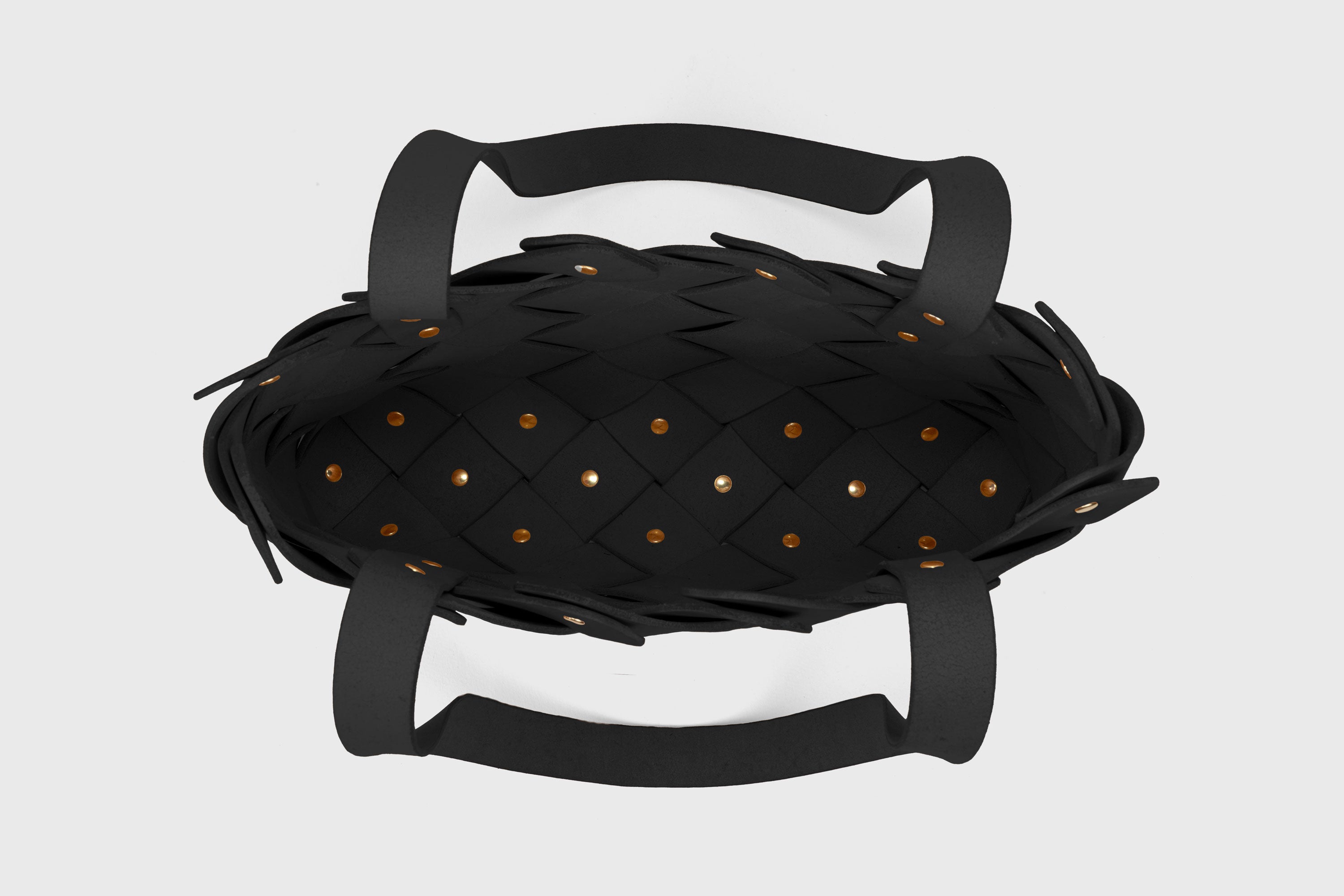 Pine Medium Tote Bag In Black Color In Vegetable Tanned Leather Woven Structure Atelier Madre Manuel Dreesmann Barcelona Spain