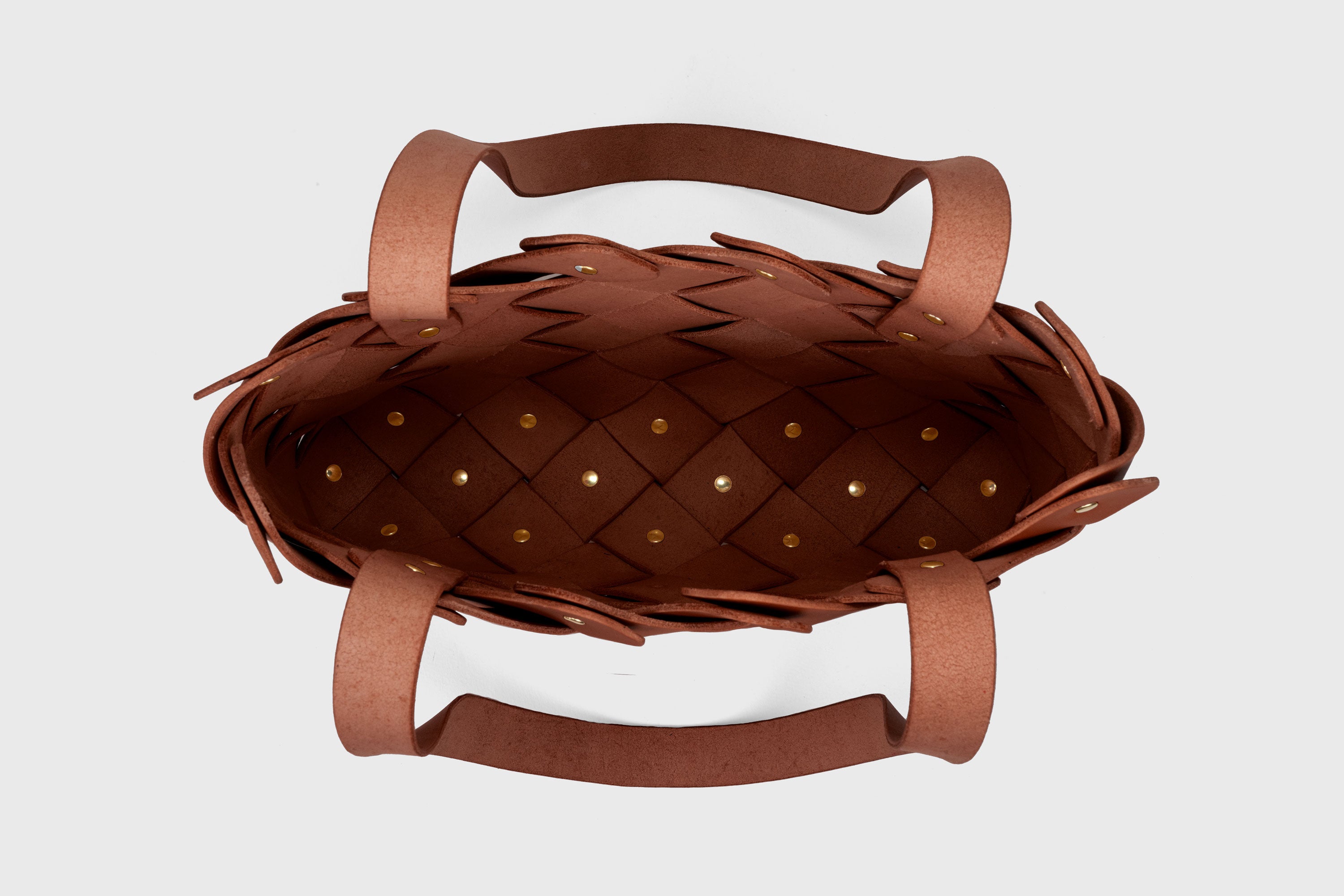 Pine Medium Tote Bag In Dark Brown Color In Vegetable Tanned Leather Woven Structure Atelier Madre Manuel Dreesmann Barcelona Spain