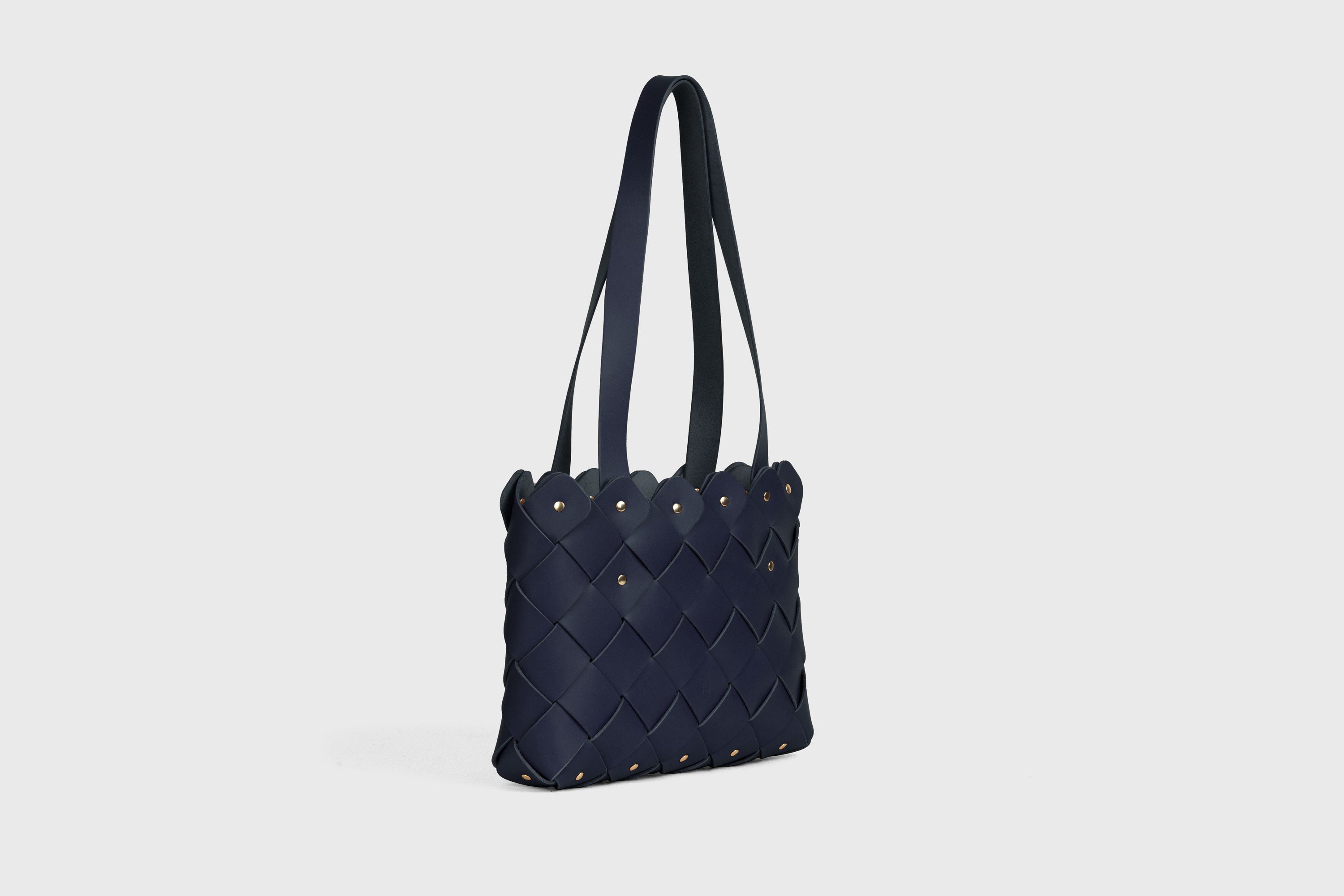 Pine Medium Tote Bag In Marine Blue Color In Vegetable Tanned Leather Woven Structure Atelier Madre Manuel Dreesmann Barcelona Spain