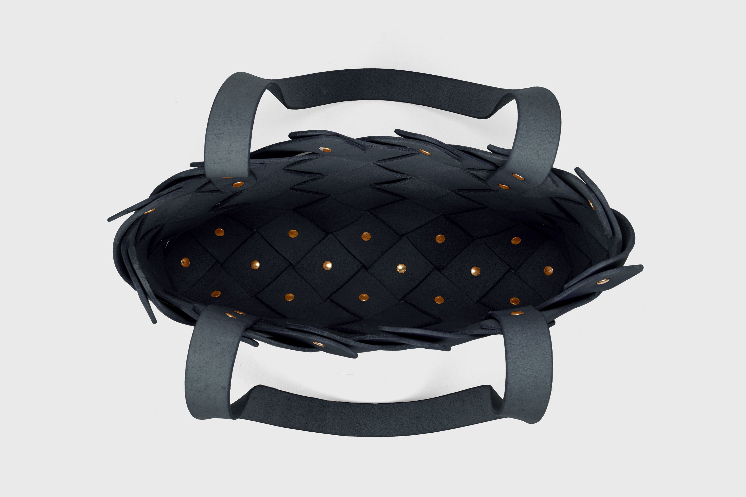 Pine Medium Tote Bag In Marine Blue Color In Vegetable Tanned Leather Woven Structure Atelier Madre Manuel Dreesmann Barcelona Spain