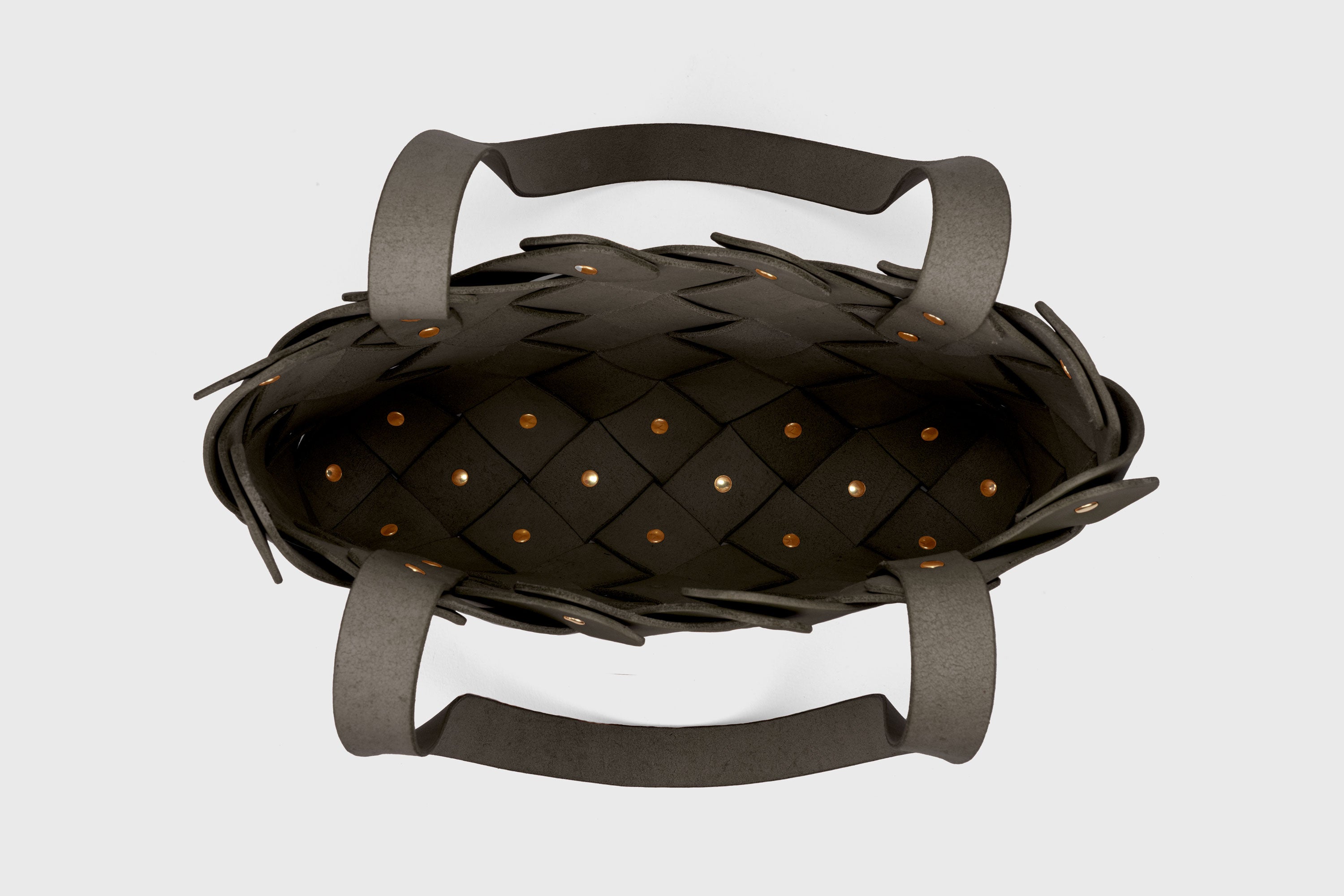 Pine Medium Tote Bag In Olive Green Color In Vegetable Tanned Leather Woven Structure Atelier Madre Manuel Dreesmann Barcelona Spain