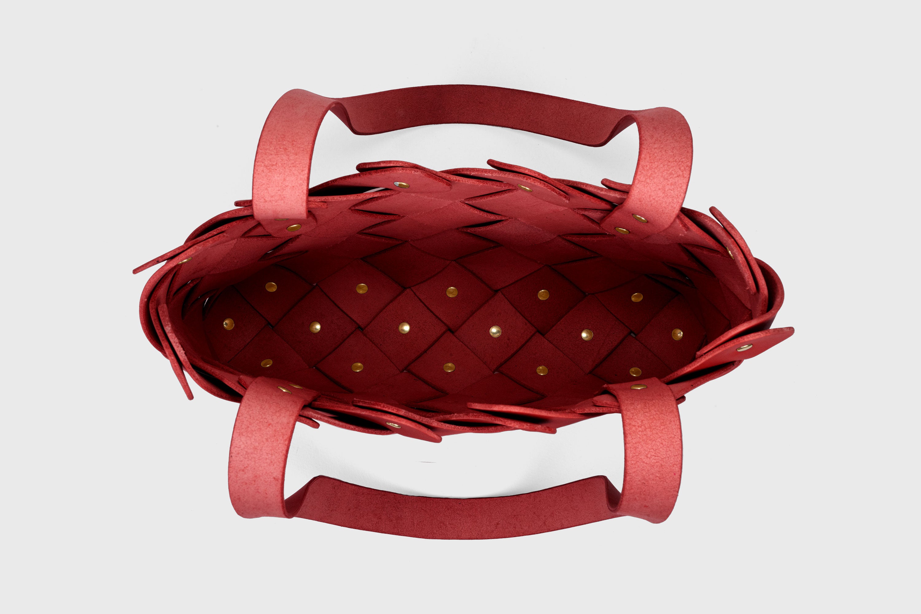 Pine Medium Tote Bag In Red Color In Vegetable Tanned Leather Woven Structure Atelier Madre Manuel Dreesmann Barcelona Spain