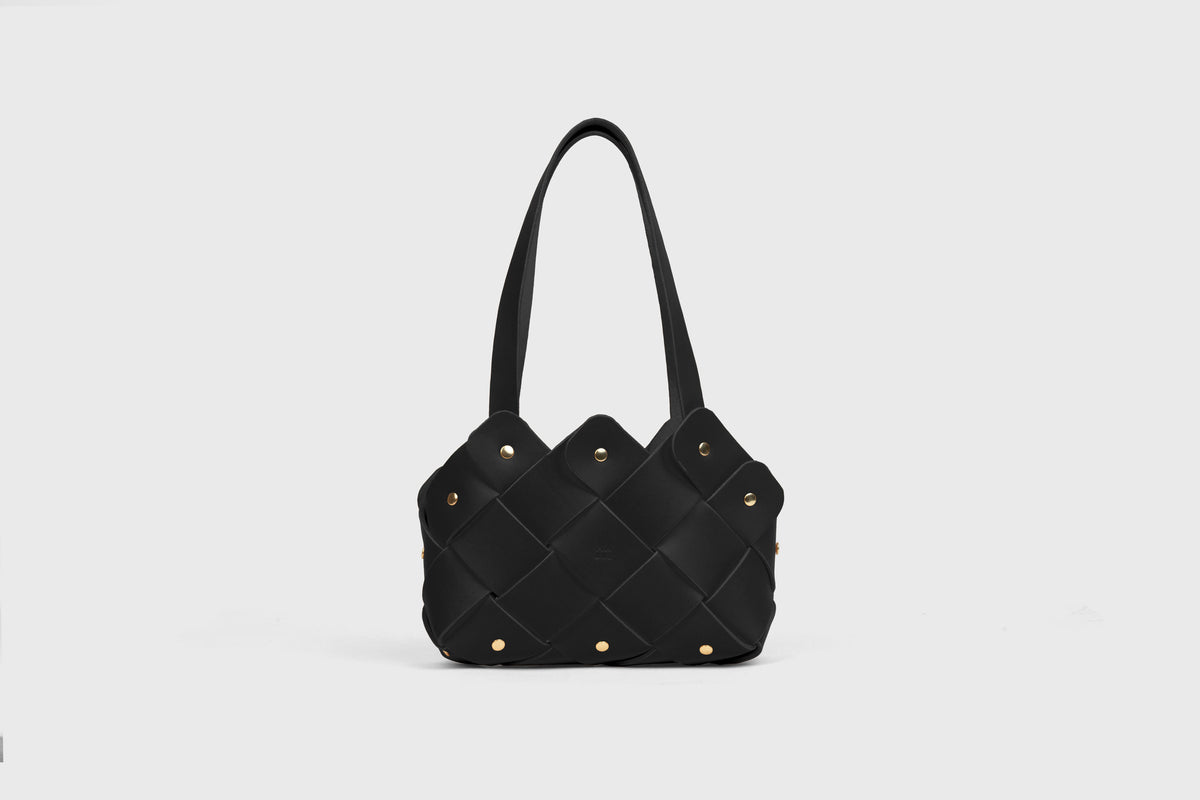 Pine Mini Tote Bag Black Colour Leather Vegetable Tanned Modern Minimal Design Premium Quality Atelier Madre Manuel Dreesmann Barcelona 1