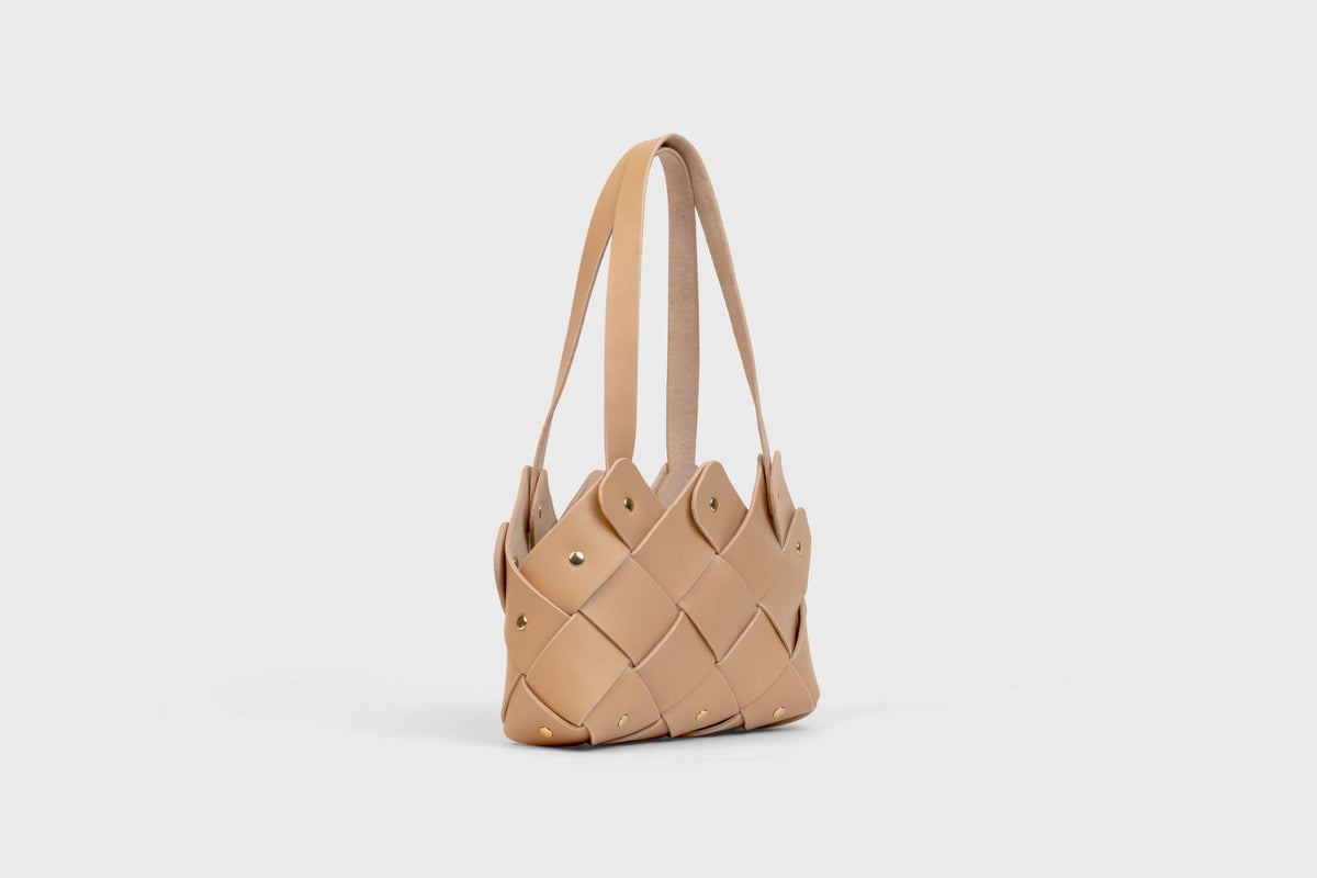 Pine Mini Tote Bag Natural Colour Leather Vegetable Tanned Modern Minimal Design Premium Quality Atelier Madre Manuel Dreesmann Barcelona 2