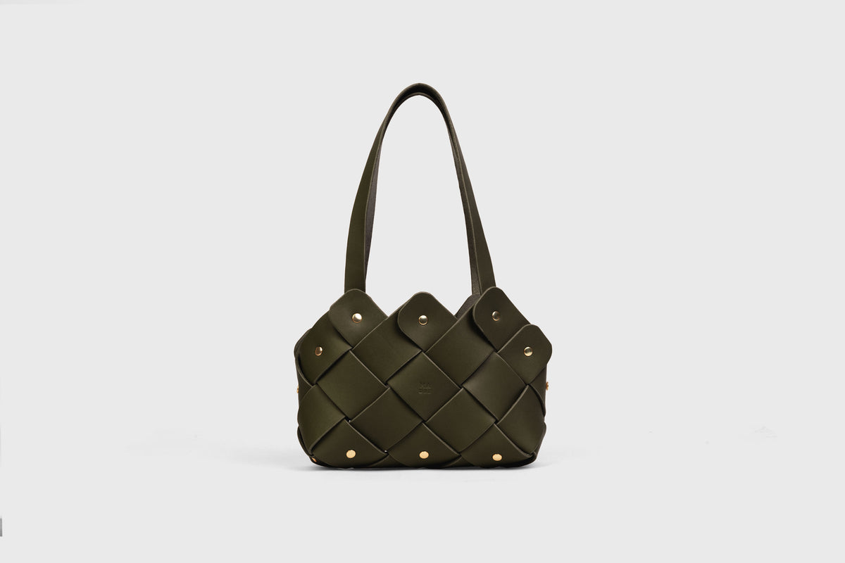Pine Mini Tote Bag Olive Green Colour Leather Vegetable Tanned Modern Minimal Design Premium Quality Atelier Madre Manuel Dreesmann Barcelona 1