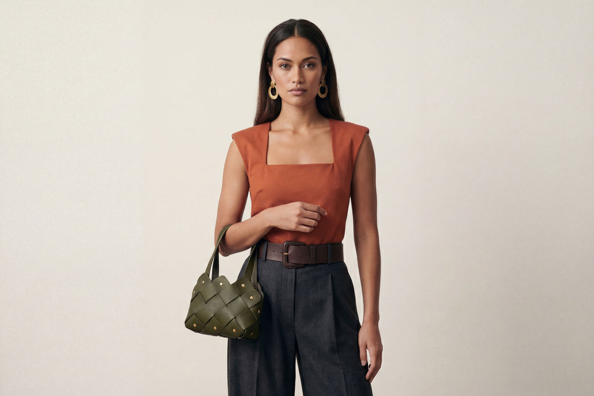 Pine Mini Tote Bag on a model Olive Green Colour Leather Vegetable Tanned Modern Minimal Design Premium Quality Atelier Madre Manuel Dreesmann Barcelona 2