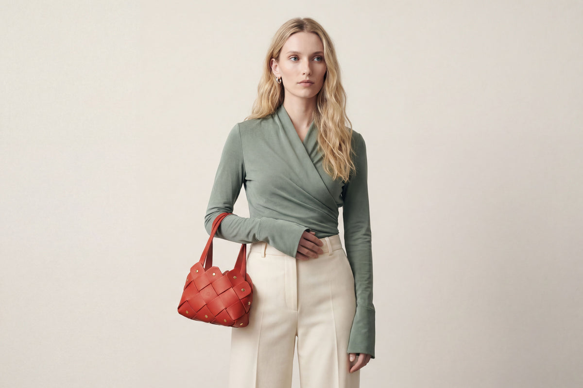 Pine Mini Tote Bag on a model Red Colour Leather Vegetable Tanned Modern Minimal Design Premium Quality Atelier Madre Manuel Dreesmann Barcelona 2