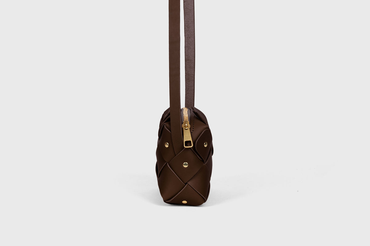 Pine Mini Zipper Bag Chocolate Brown Colour Leather Atelier Madre Manuel Dreesmann Barcelona Spain 3