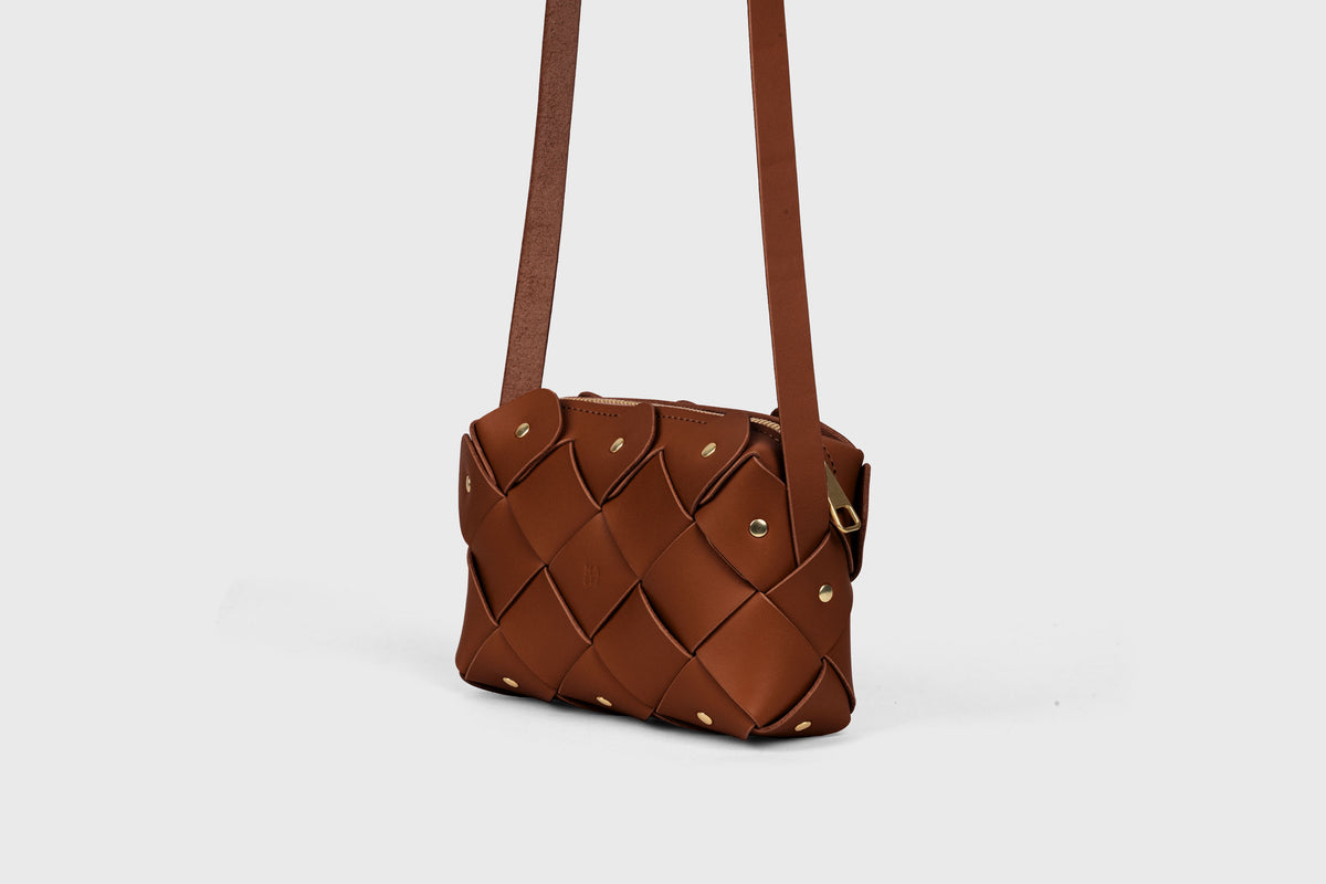 Pine Mini Zipper Bag Dark Brown Leather Atelier Madre Manuel Dreesmann Barcelona Spain 2