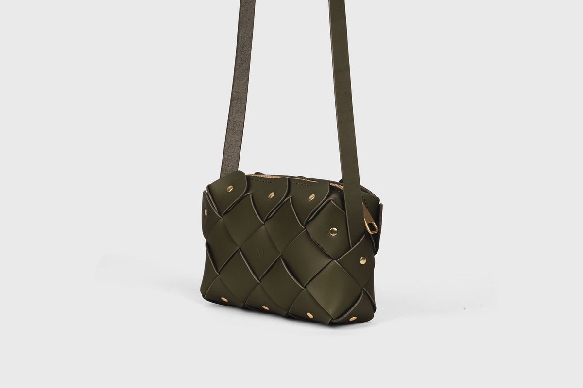Pine Mini Zipper Bag Olive Green Leather Atelier Madre Manuel Dreesmann Barcelona Spain 2
