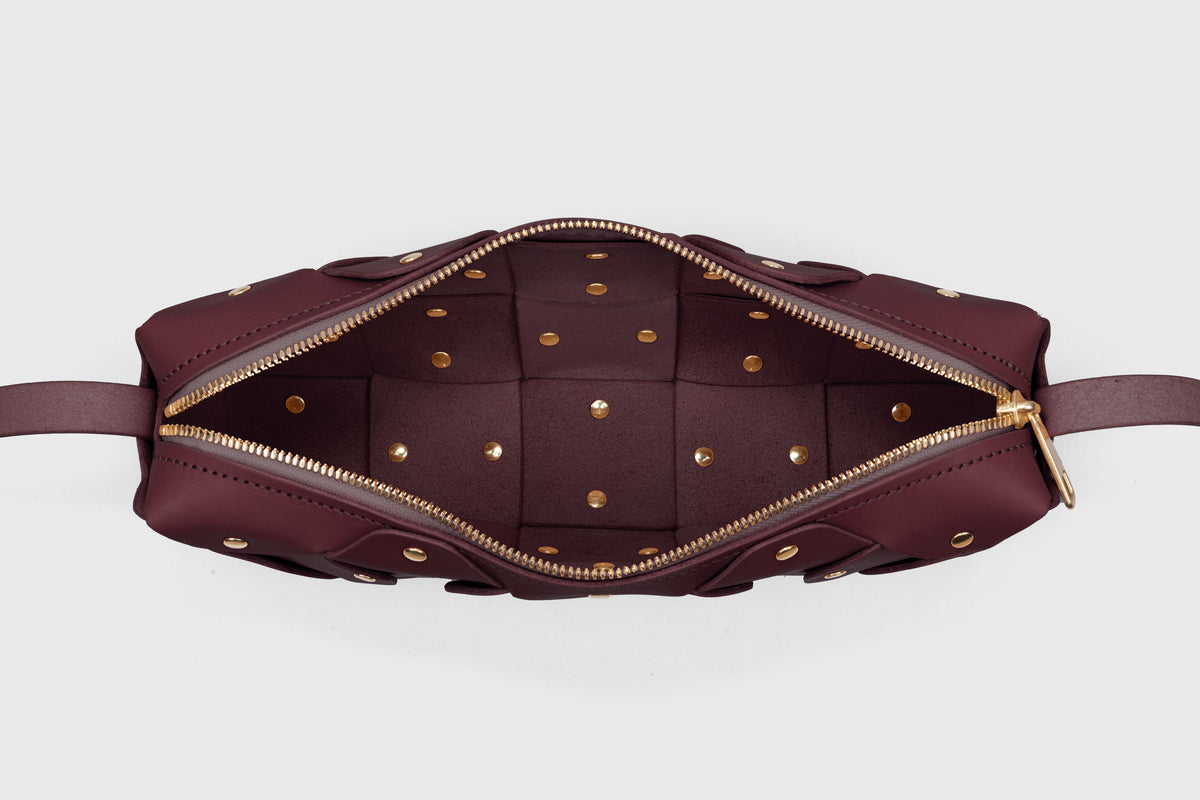 Rivet Bag 01 Burgundy Vegetable Tanned Leather Atelier Madre Manuel Dreesmann Barcelona Spain 5