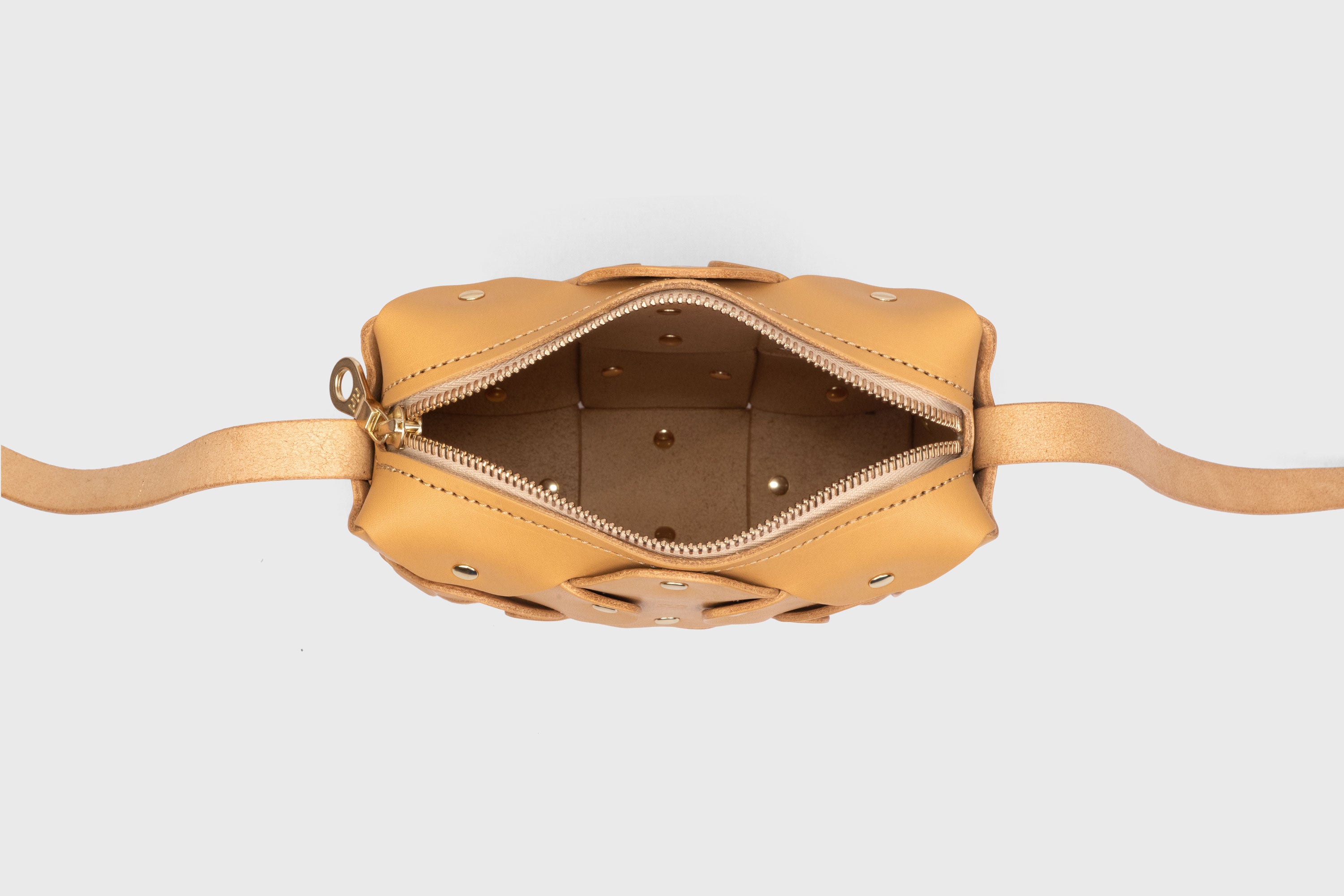 Rivet Bag Squared, Brown Colour Leather Bag, Minimalist Modern Design Premium Quality from Atelier Madre Manuel Dreesmann, Barcelona