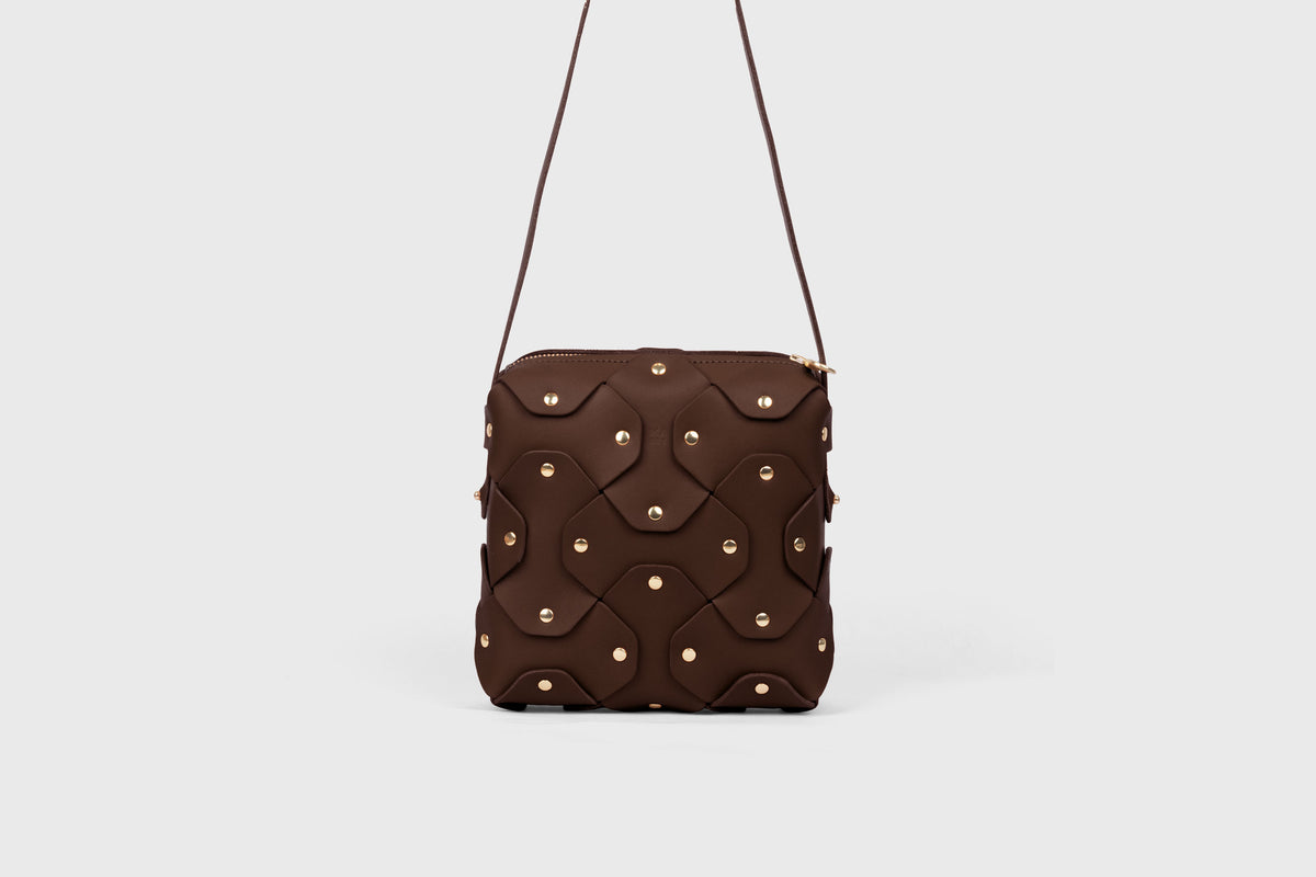 Rivet Bag Squared Chocolate Brown Leather Atelier Madre Manuel Dreesmann Barcelona Spain 2