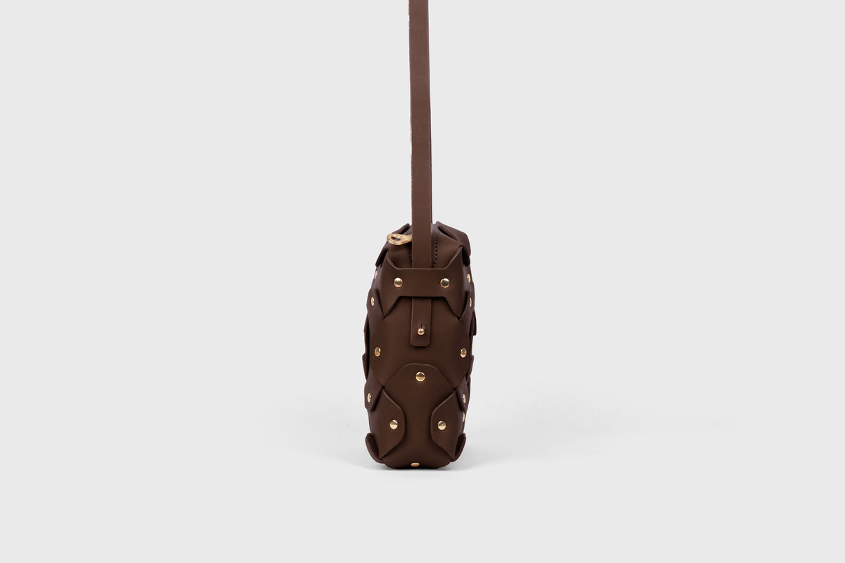 Rivet Bag Squared Chocolate Brown Leather Atelier Madre Manuel Dreesmann Barcelona Spain 4