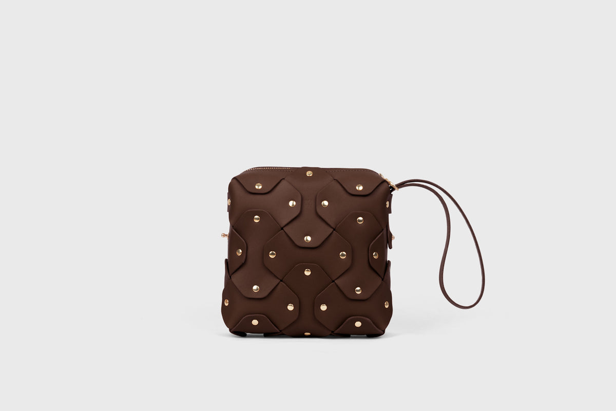 Rivet Bag Squared Chocolate Brown Leather Atelier Madre Manuel Dreesmann Barcelona Spain 5