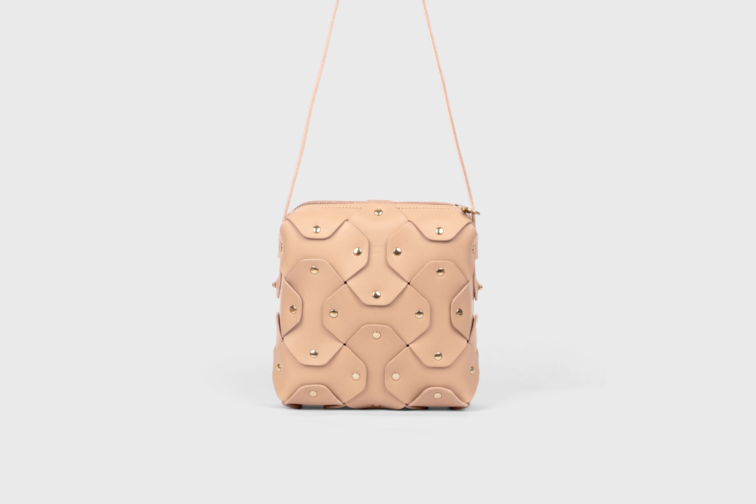 Rivet Bag Squared, Natural Colour Leather Bag, Minimalist Modern Design Premium Quality from Atelier Madre Manuel Dreesmann, Barcelona