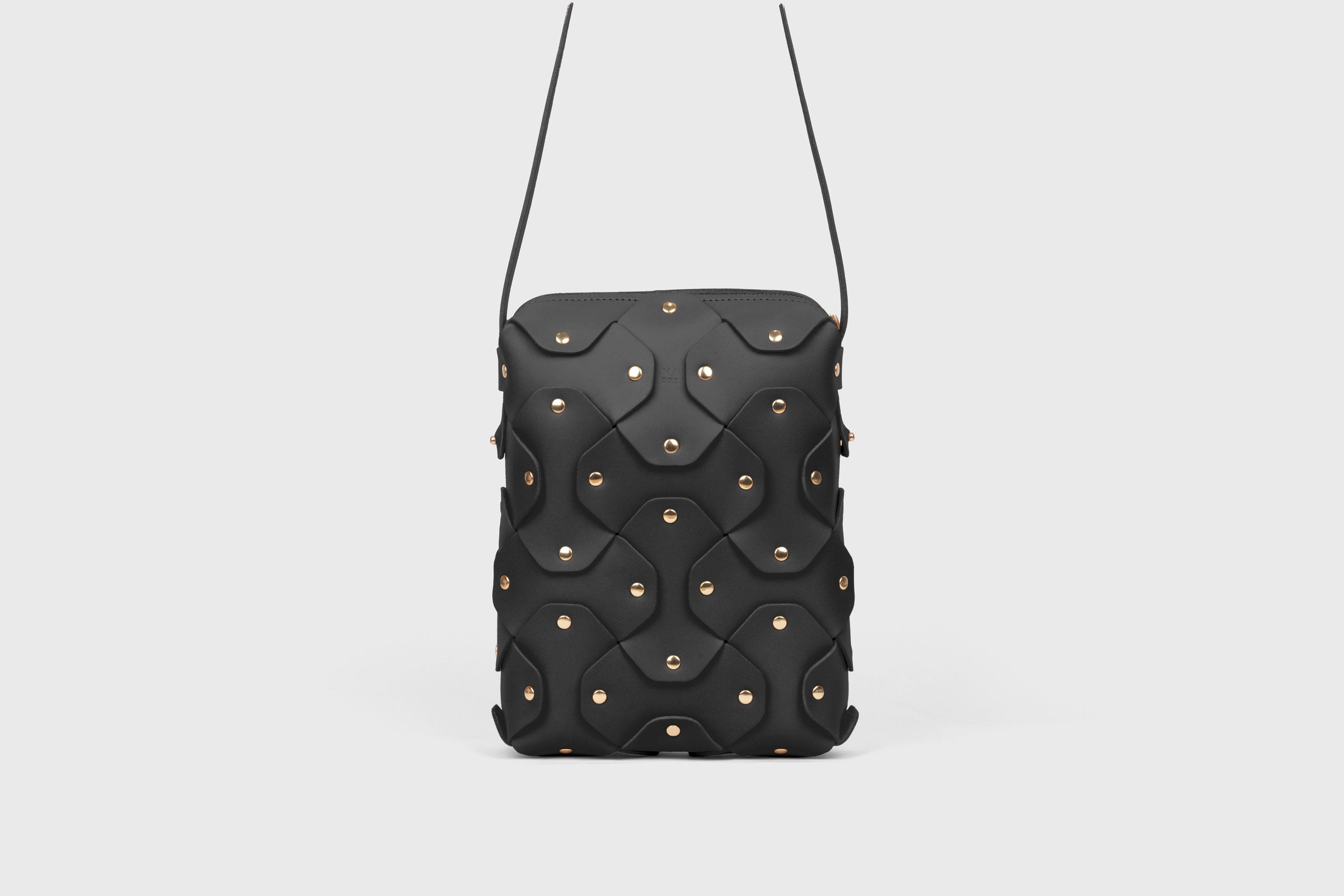 Rivet Bag Tall, Black Colour, Vegetable-Tanned Leather, Modern Minimal Design. Premium Quality, Atelier Madre, Manuel-Dreesmann, Barcelona
