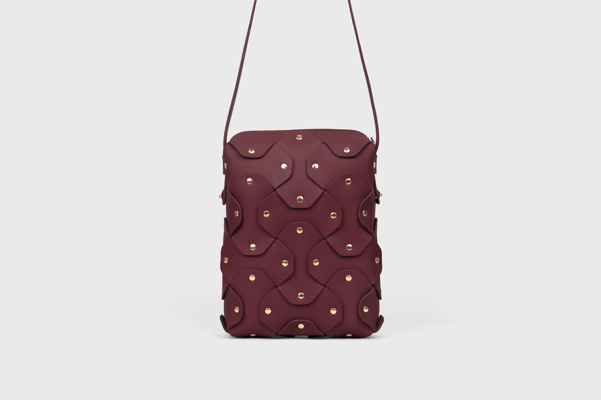 Rivet Bag Tall Burgundy Leather Atelier Madre Manuel Dreesmann Barcelona Spain 2