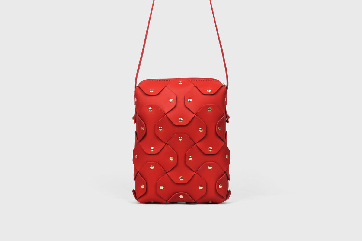Rivet Bag Tall Red Colour Leather Vegetable Tanned Modern Minimal Design Premium Quality Atelier Madre Manuel Dreesmann Barcelona 2