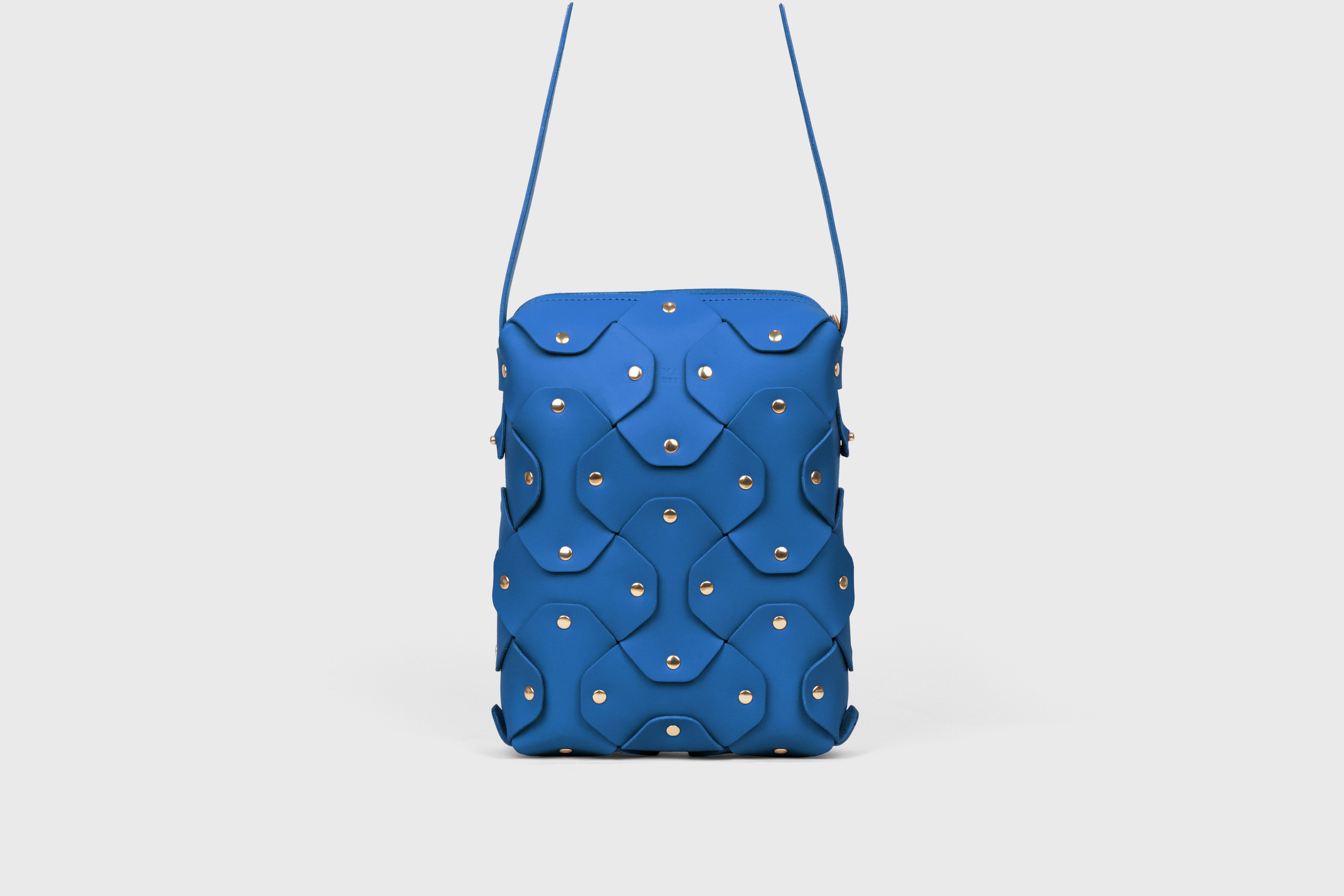 Rivet Bag Tall, Royal-Blue Colour, Vegetable-Tanned Leather, Modern Minimal Design. Premium Quality, Atelier Madre, Manuel-Dreesmann, Barcelona