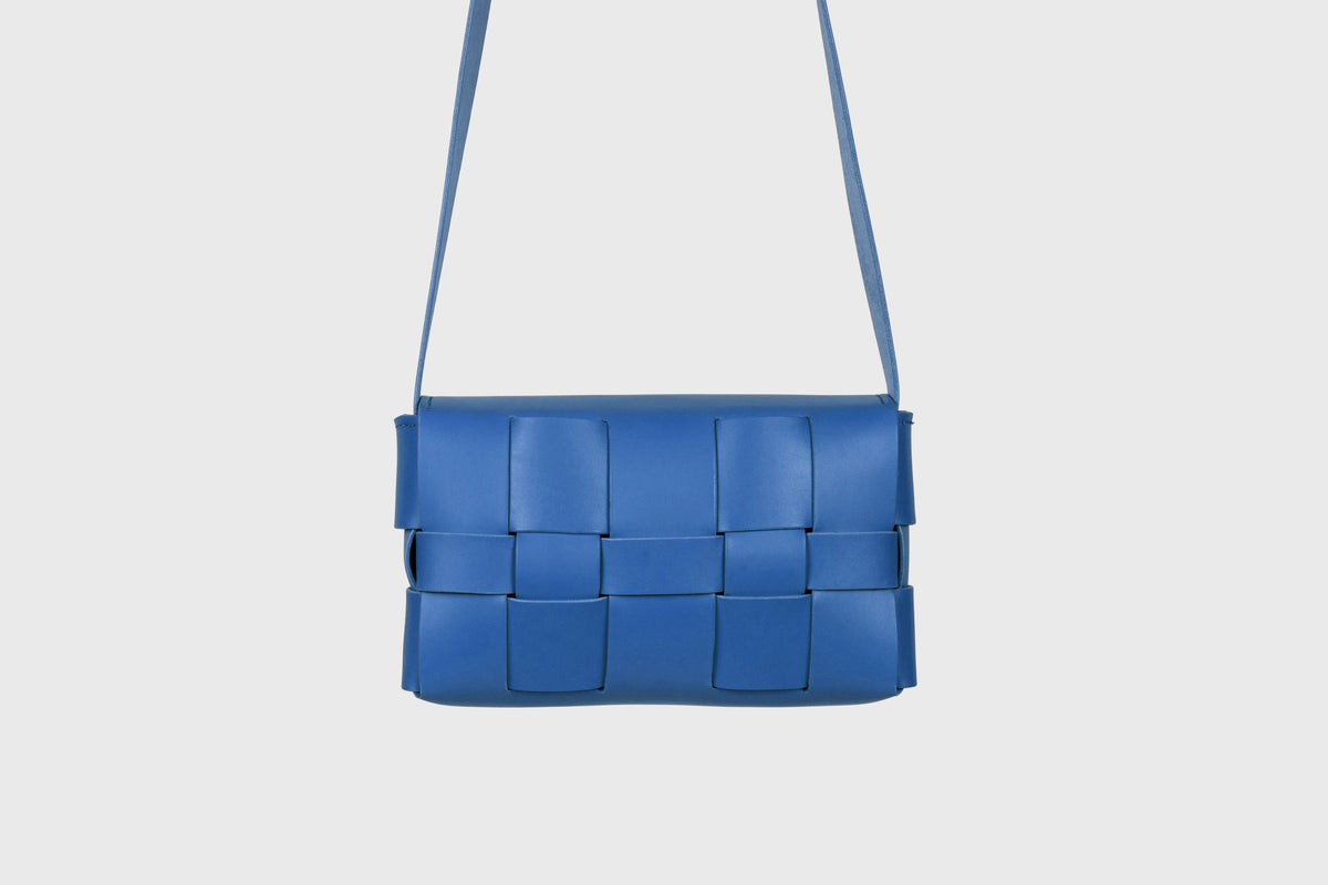 Saka Royal Blue Colour Leather Vegetable Tanned Modern Minimal Design Premium Quality Atelier Madre Manuel Dreesmann Barcelona 2