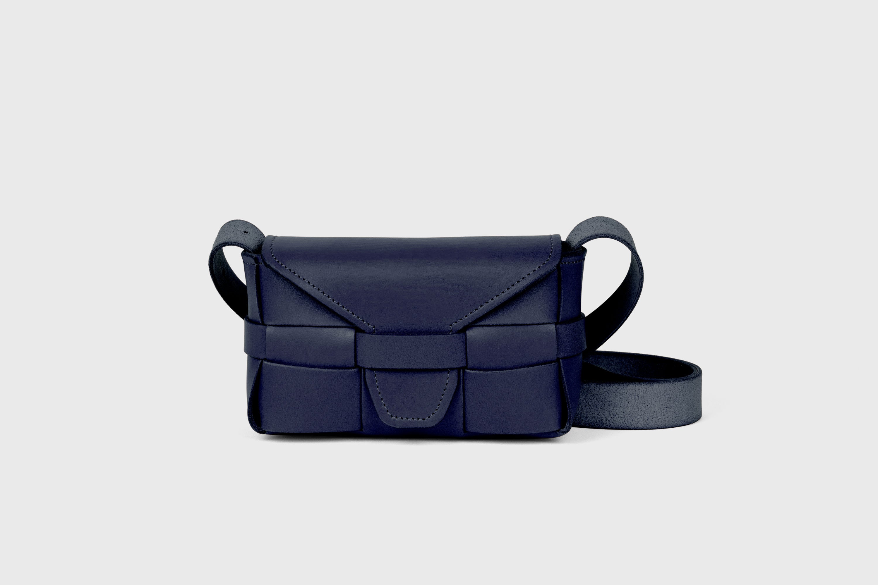 Saka Bag Small In Marine Blue Color In Vegetable Tanned Full Grain Leather Woven Structure Design Atelier Madre Manuel Dreesmann Barcelona Spain
