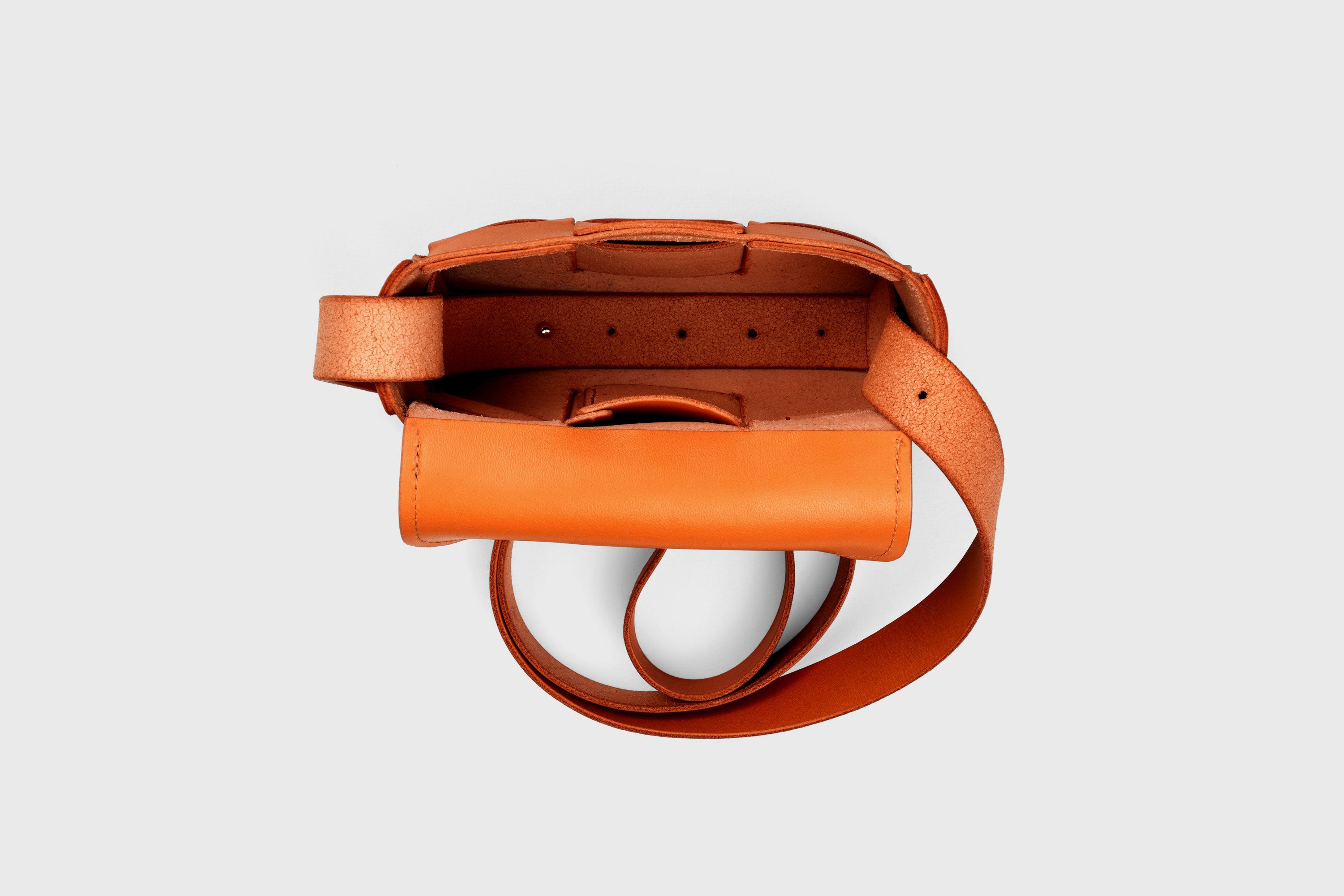 Saka Bag Small In Orange Color In Vegetable Tanned Full Grain Leather Woven Structure Design Atelier Madre Manuel Dreesmann Barcelona Spain