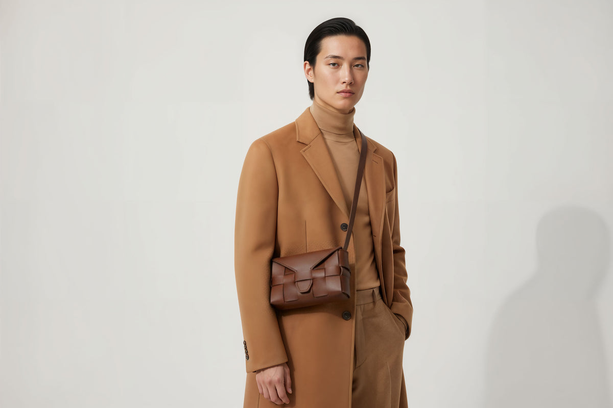 Saka on a model Dark Brown Colour Leather Vegetable Tanned Modern Minimal Design Premium Quality Atelier Madre Manuel Dreesmann Barcelona 1