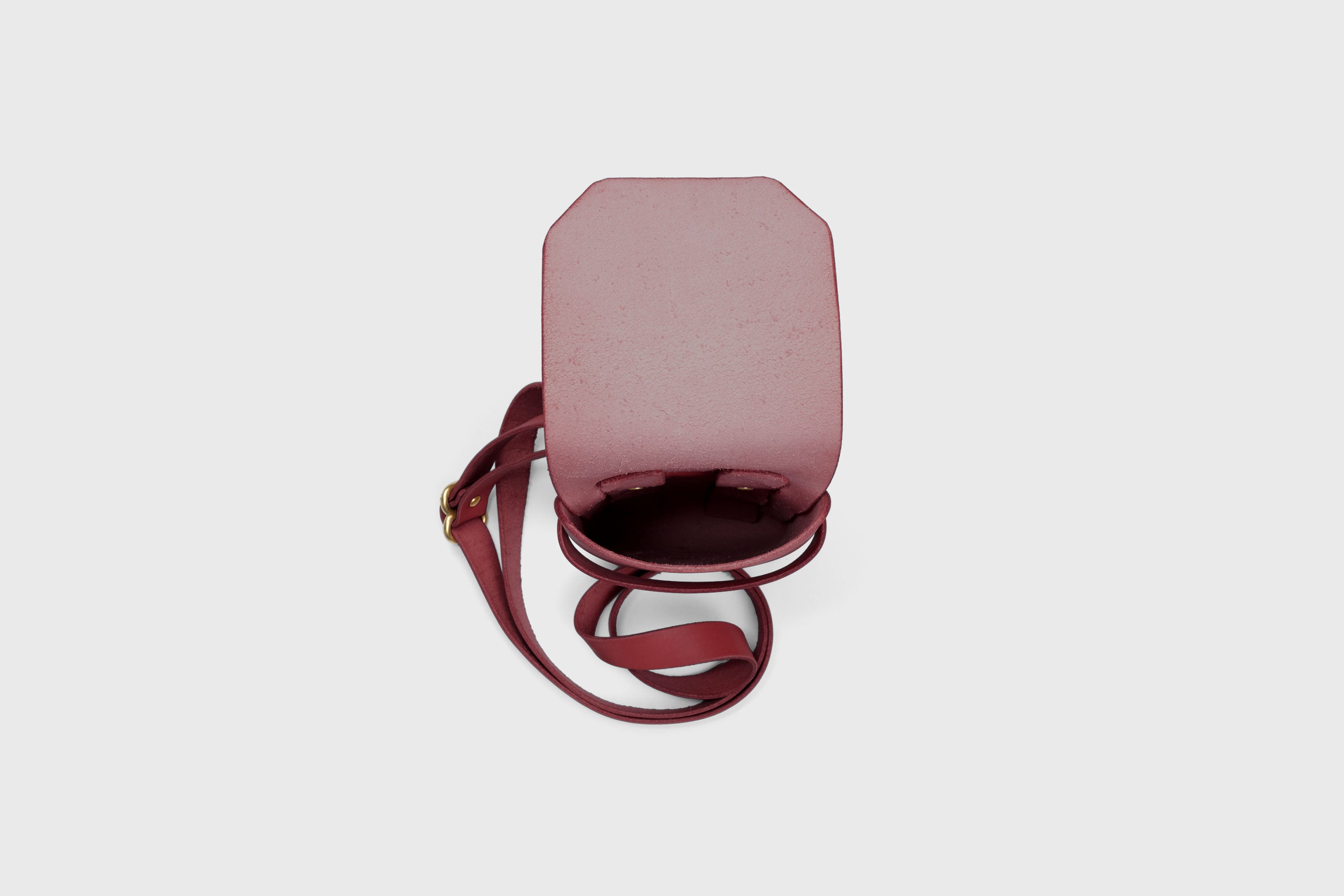 Sling Bag Pouch Leather Red Color Crossbody Premium Quality Modern Minimalist Independent Designer Atelier Madre Manuel Dreesmann Barcelona Spain