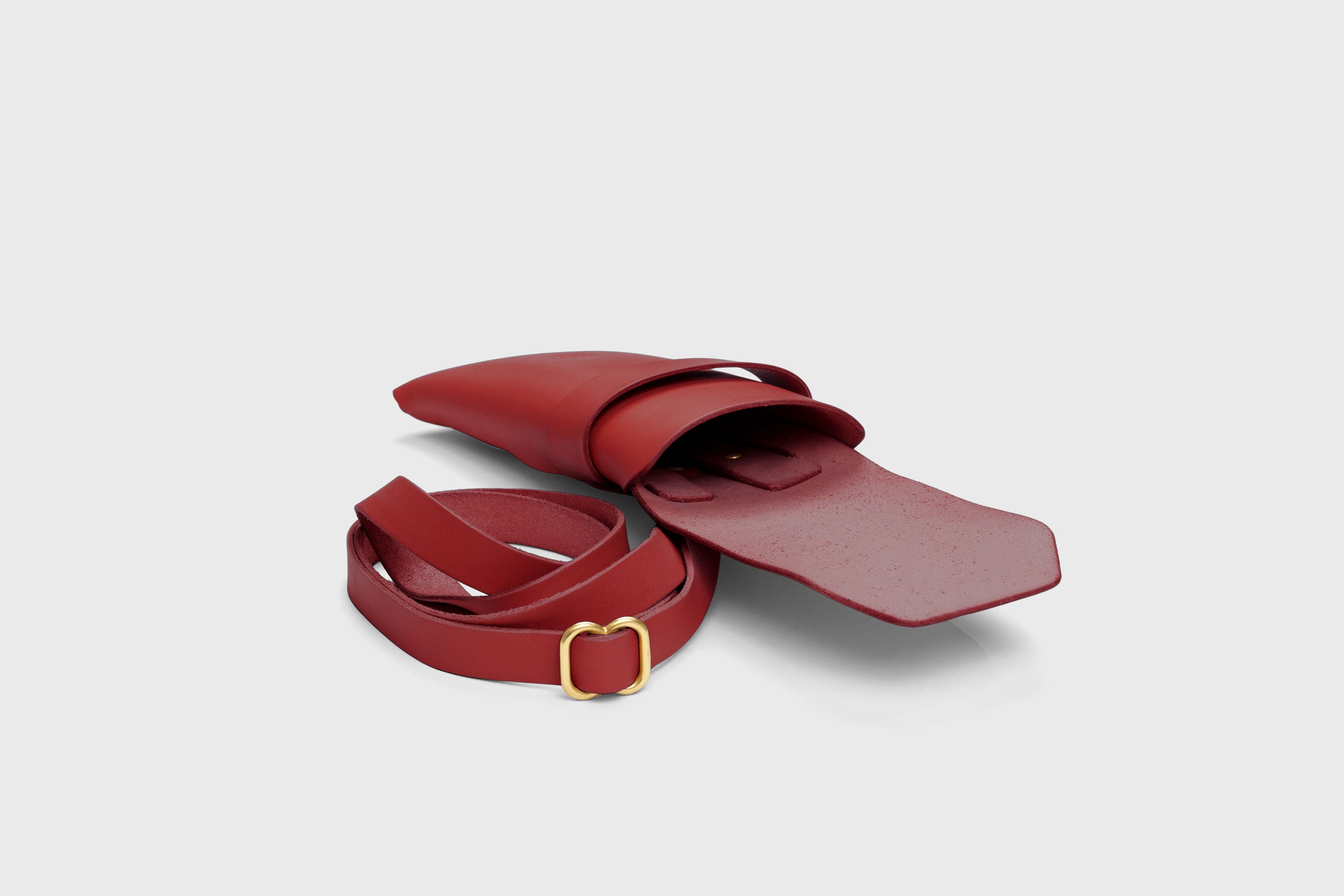 Sling Bag Pouch Leather Red Color Crossbody Premium Quality Modern Minimalist Independent Designer Atelier Madre Manuel Dreesmann Barcelona Spain