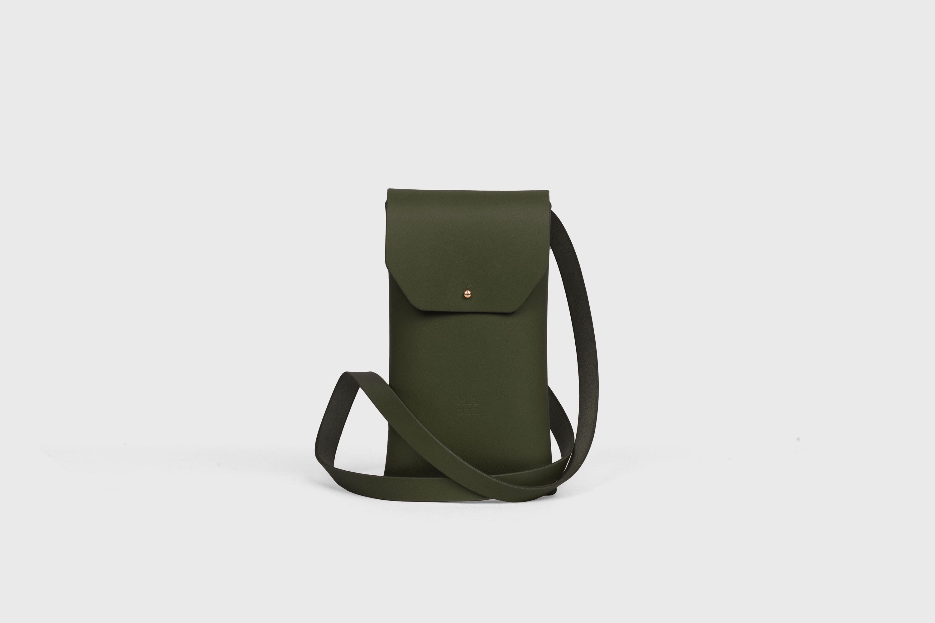 Sling Bag Pouch Leather Olive Green Color Vegetable Tanned Leather Crossbody Premium Quality Modern Minimalist Independent Designer Atelier Madre Manuel Dreesmann Barcelona Spain