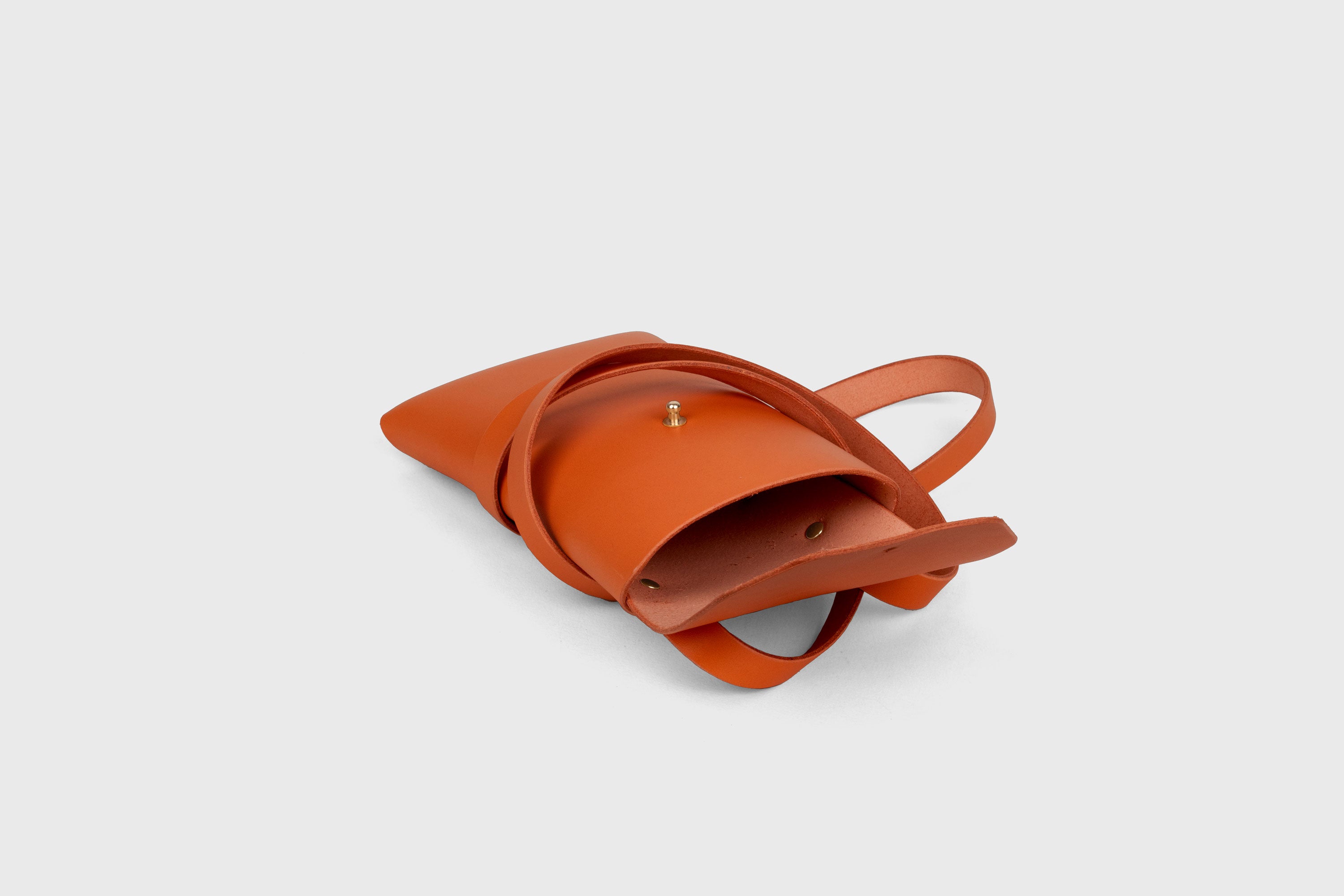 Sling Bag Pouch Leather Orange Color Vegetable Tanned Leather Crossbody Premium Quality Modern Minimalist Independent Designer Atelier Madre Manuel Dreesmann Barcelona Spain