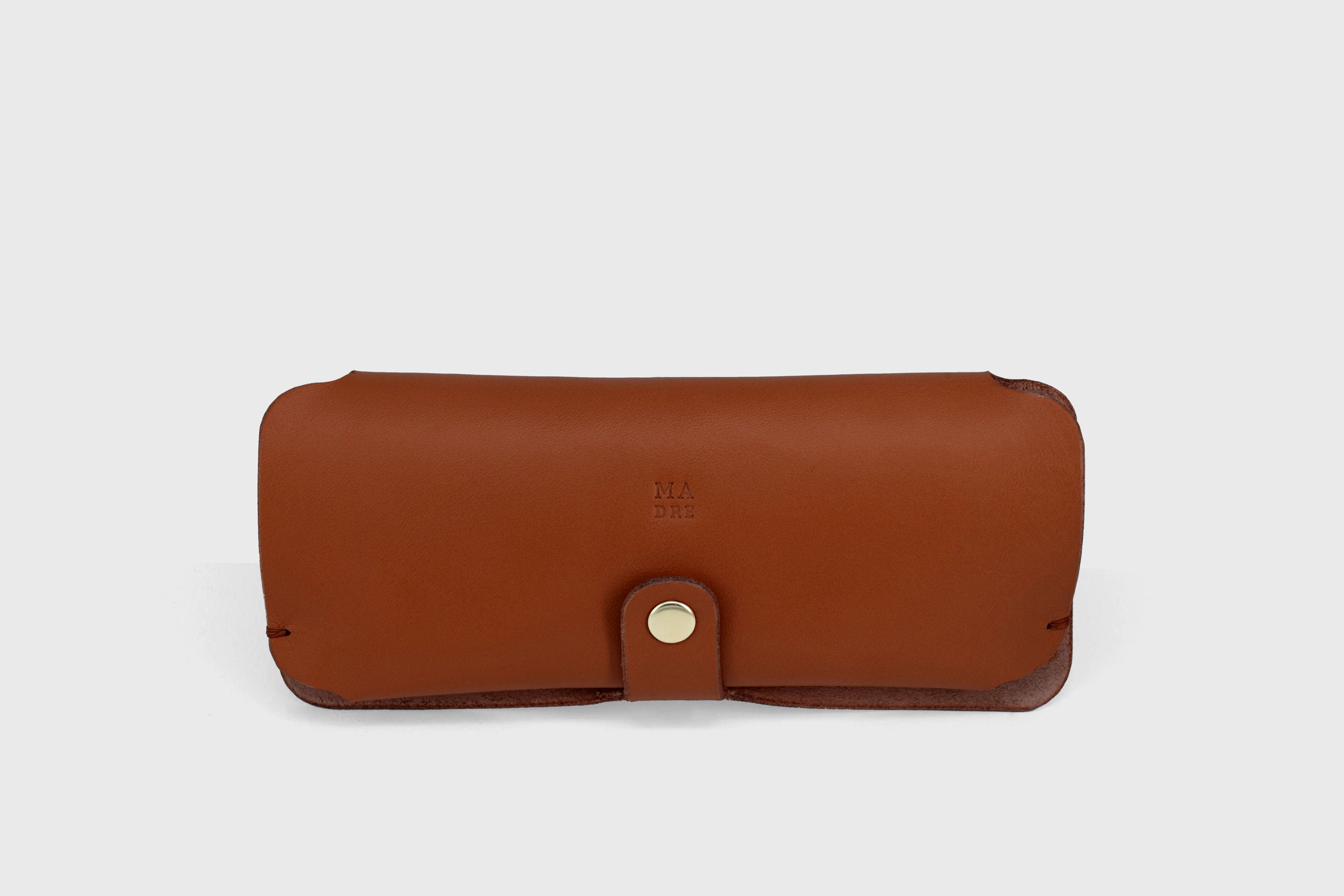 Glasses and Sunglasses Case Sleeve Dark Brown Color Leather Minimalistic Design Premium Quality Vegetable Tanned Leather Atelier Madre Manuel Dreesmann Barcelona Spain