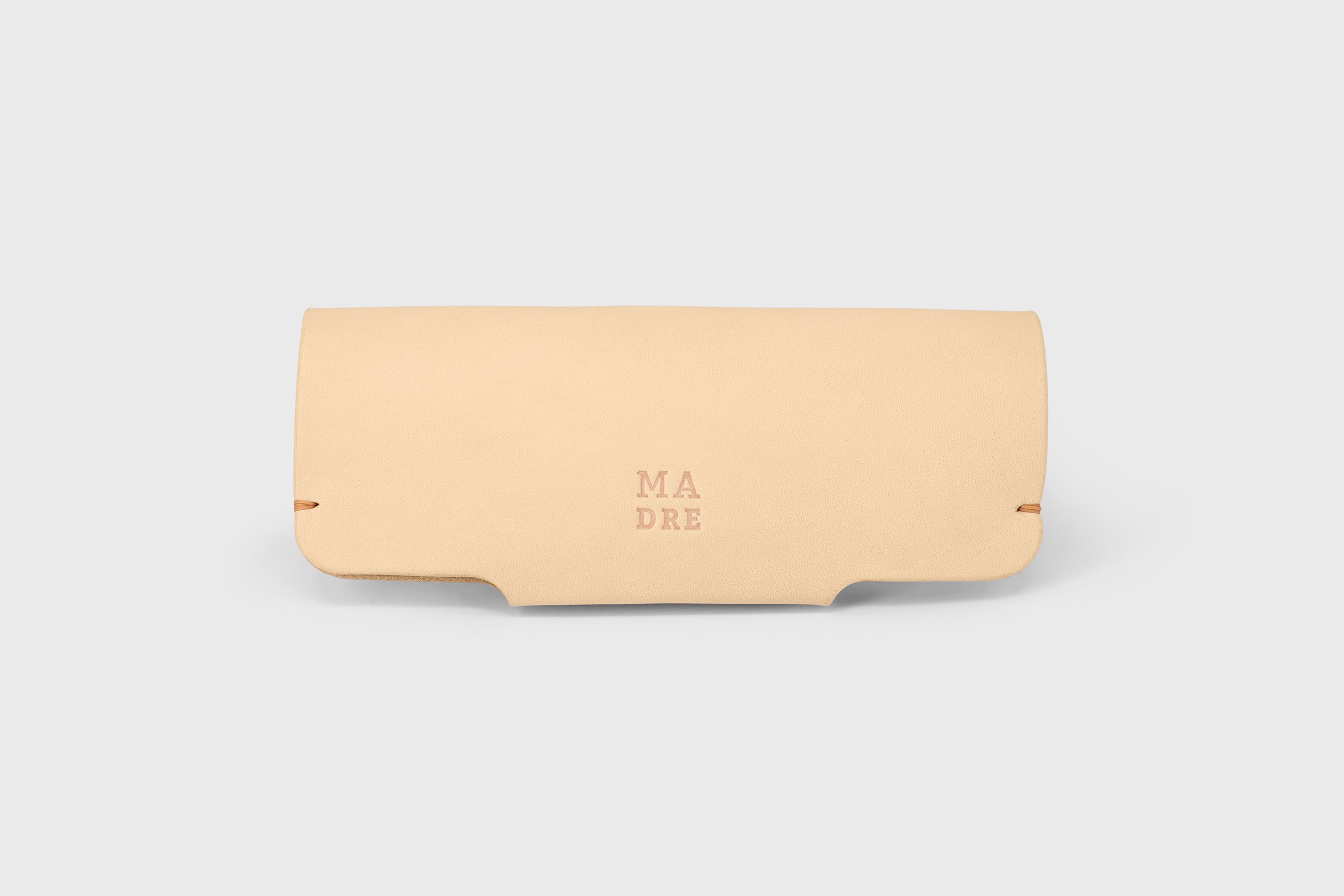 Sunglasses Case Leather Glasses Natural Full Grain Vachetta Vegetable Tanned Leather Minimal Modern Design Premium Quality Luxury Handcrafted Atelier Madre Manuel Dreesmann Barcelona